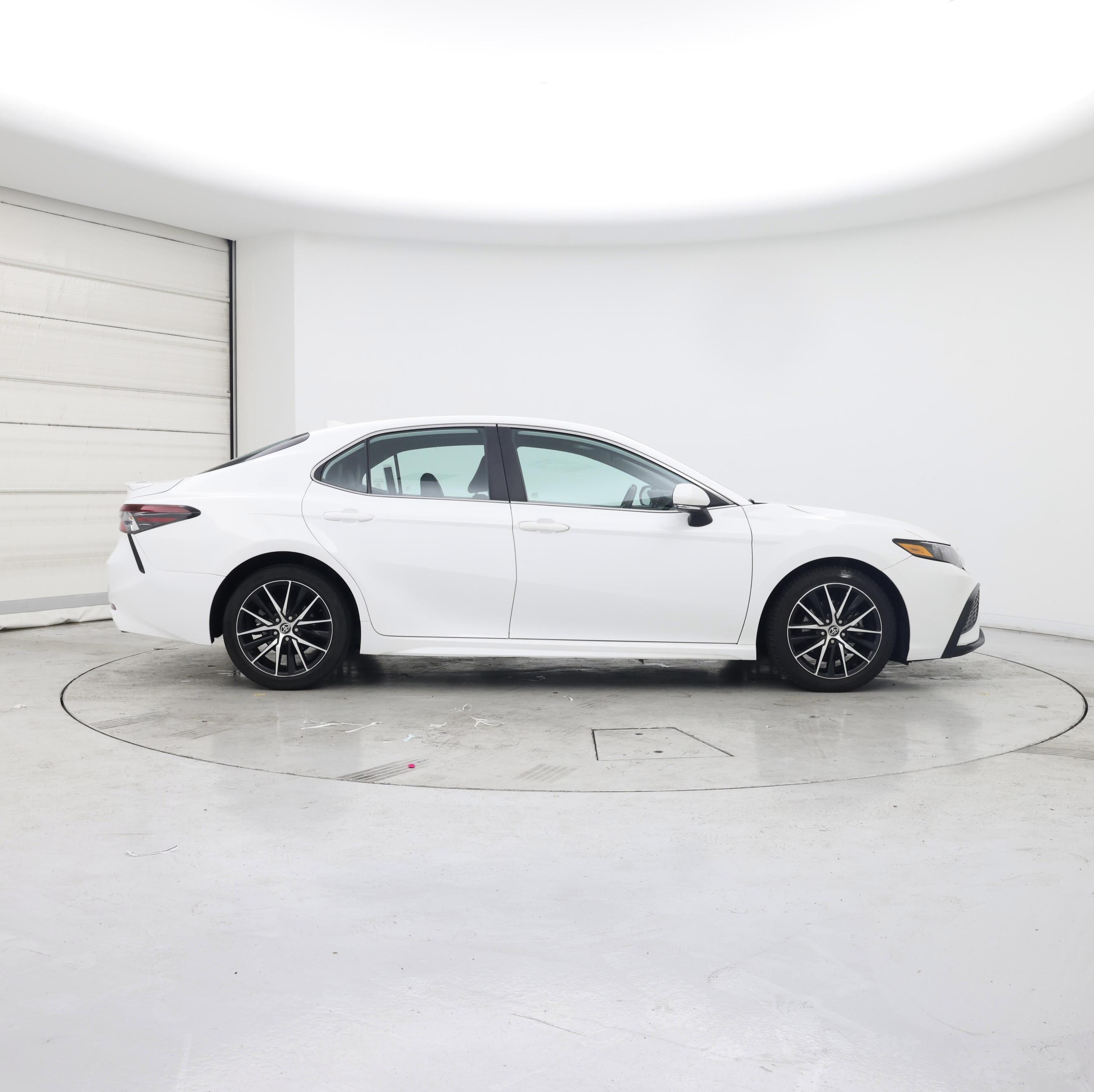 Thumbnail: 2022 Toyota Camry - 7