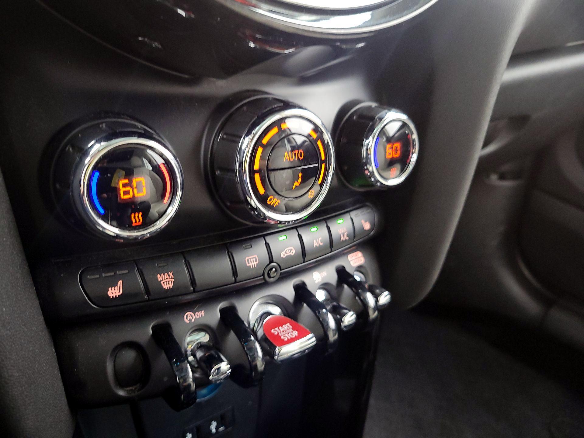 Thumbnail: 2020 MINI Cooper Hardtop - 16