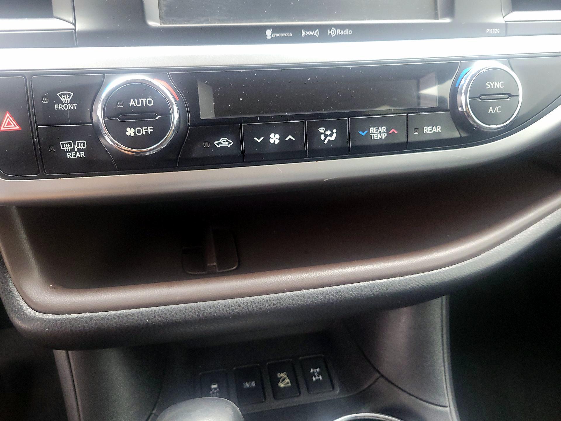 Thumbnail: 2017 Toyota Highlander - 16