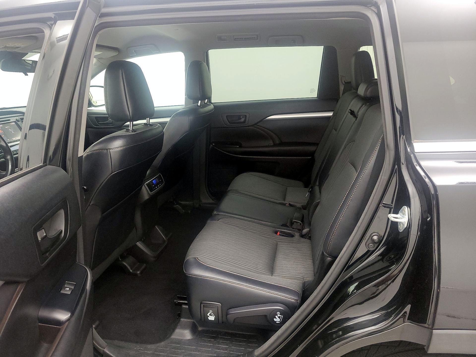 Thumbnail: 2017 Toyota Highlander - 19