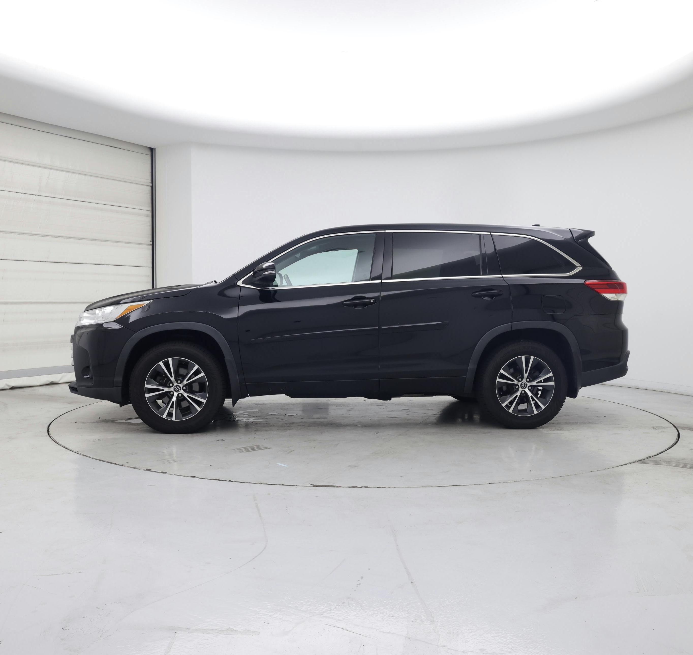 Thumbnail: 2017 Toyota Highlander - 3