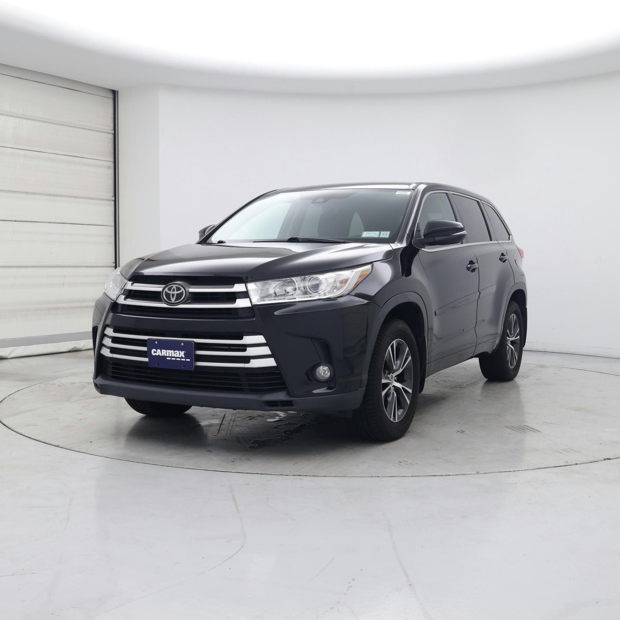 Thumbnail: 2017 Toyota Highlander - 4