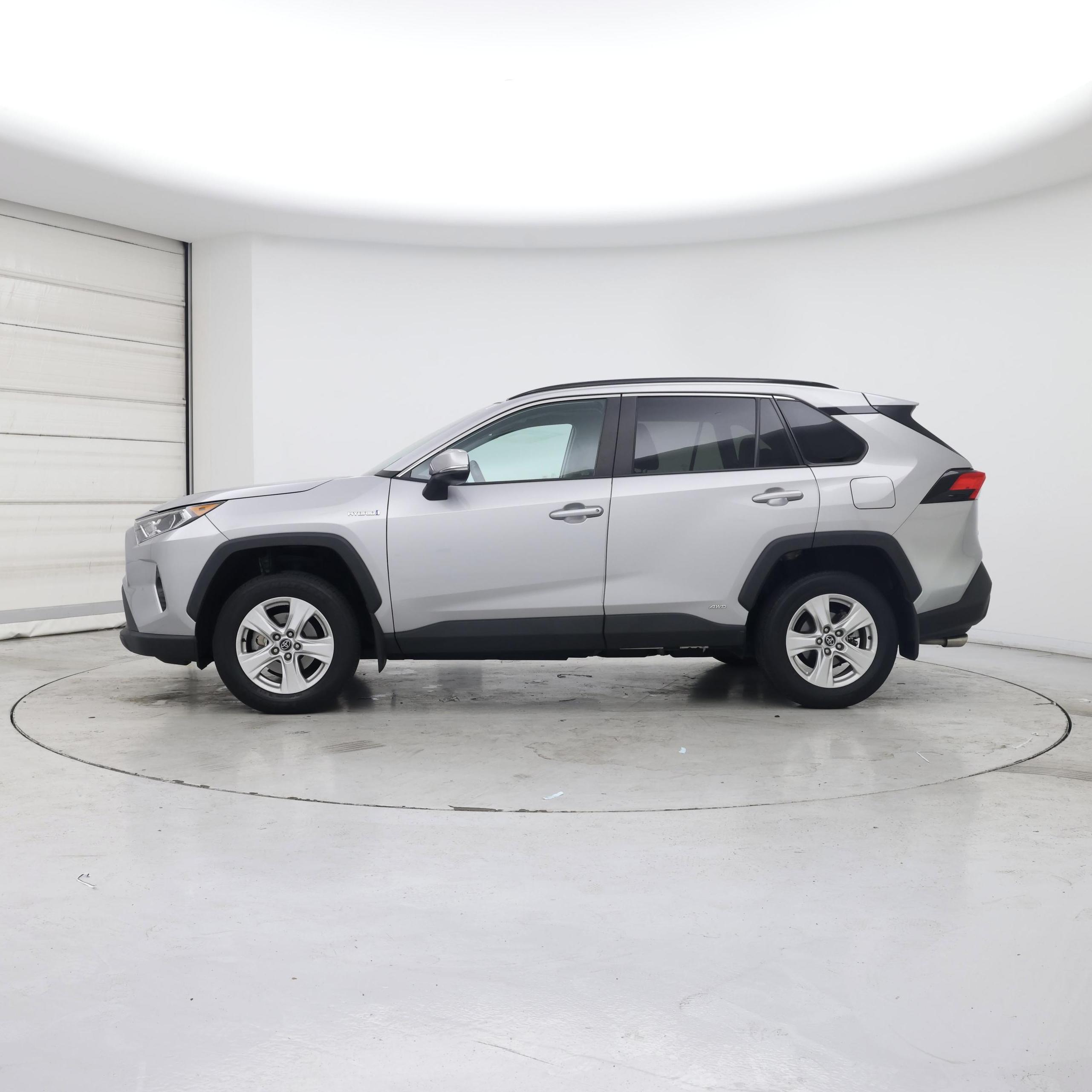 Thumbnail: 2021 Toyota RAV4 - 3