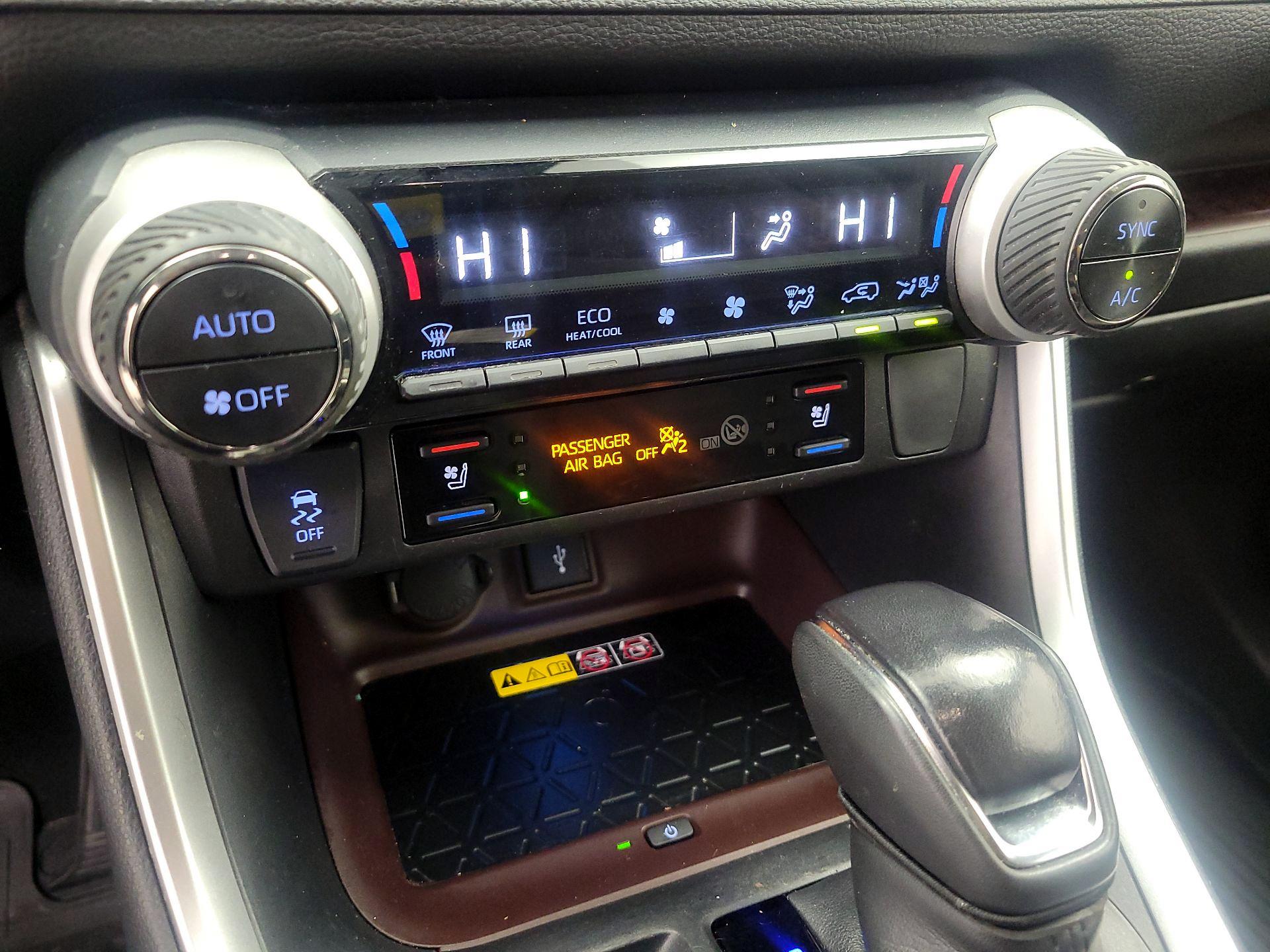 Thumbnail: 2022 Toyota RAV4 - 16