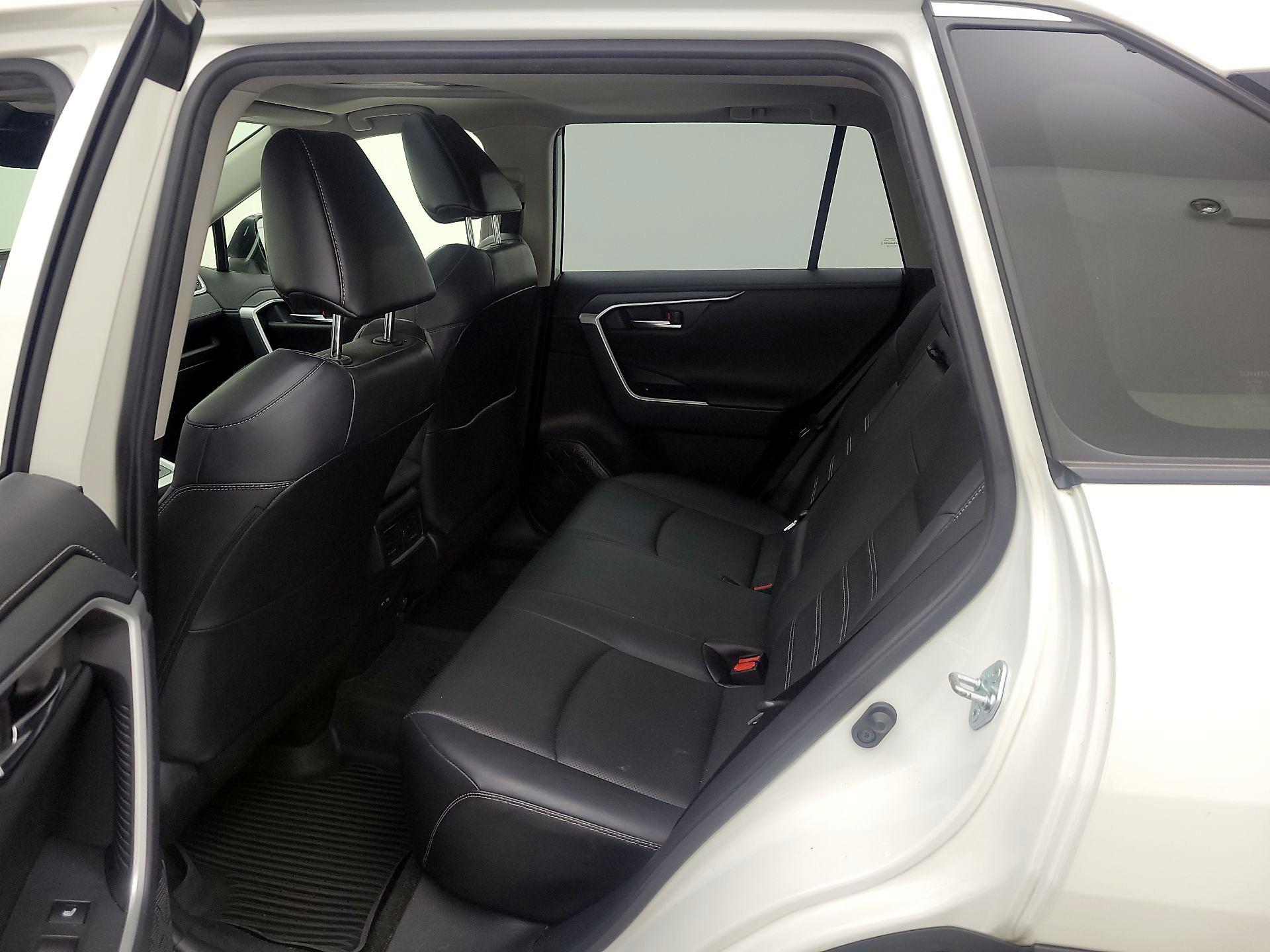 Thumbnail: 2022 Toyota RAV4 - 20