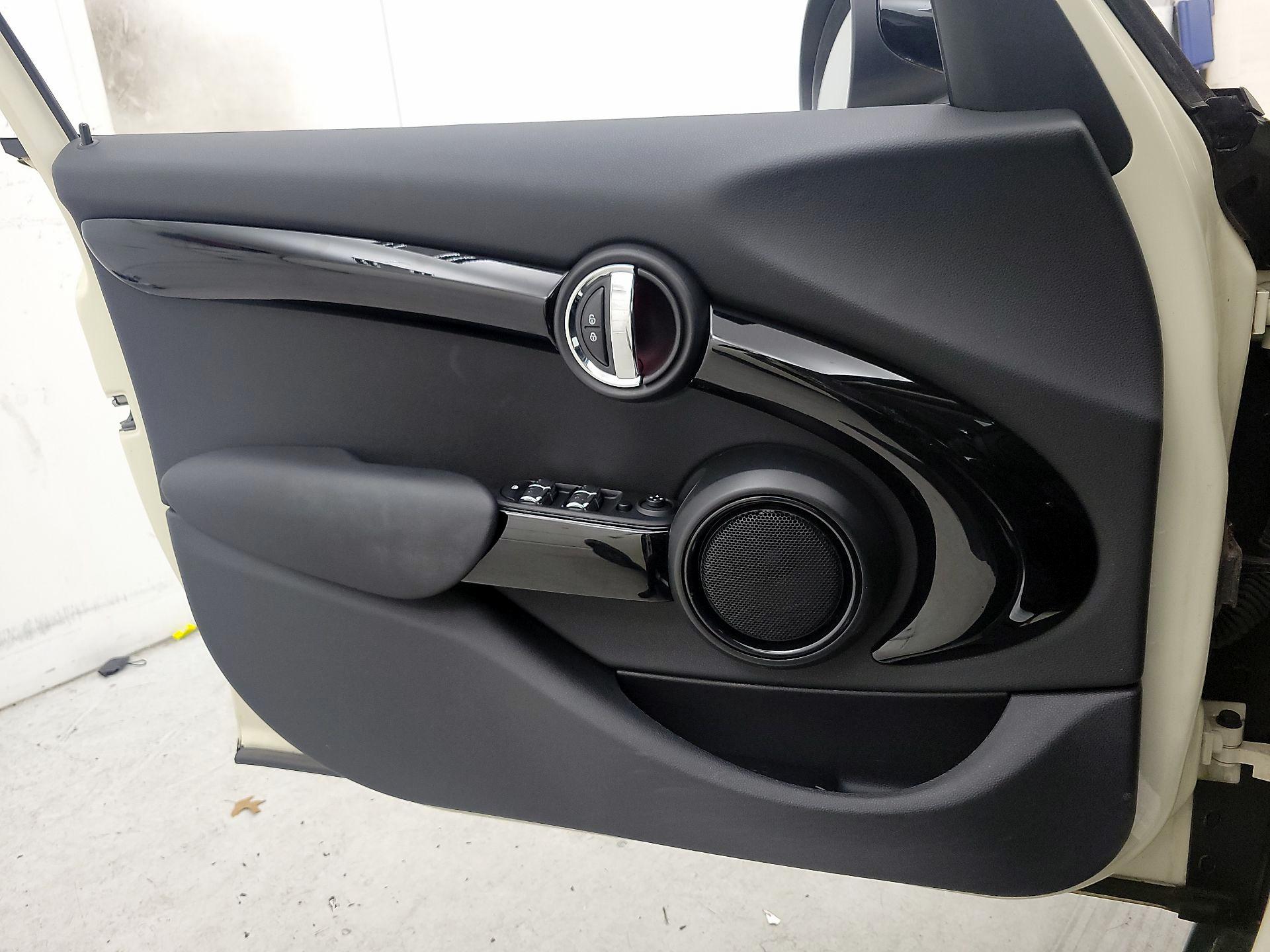 Thumbnail: 2019 MINI Cooper Hardtop - 12