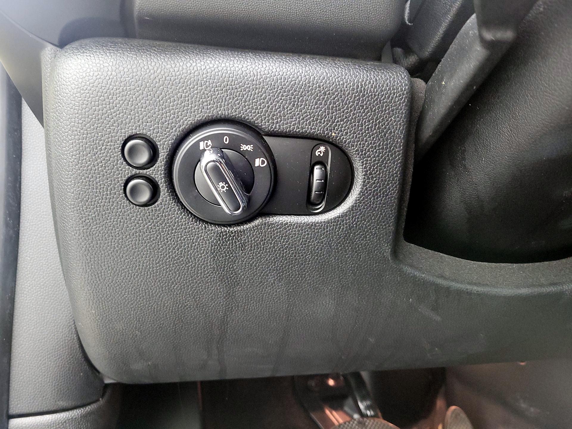 Thumbnail: 2019 MINI Cooper Hardtop - 13