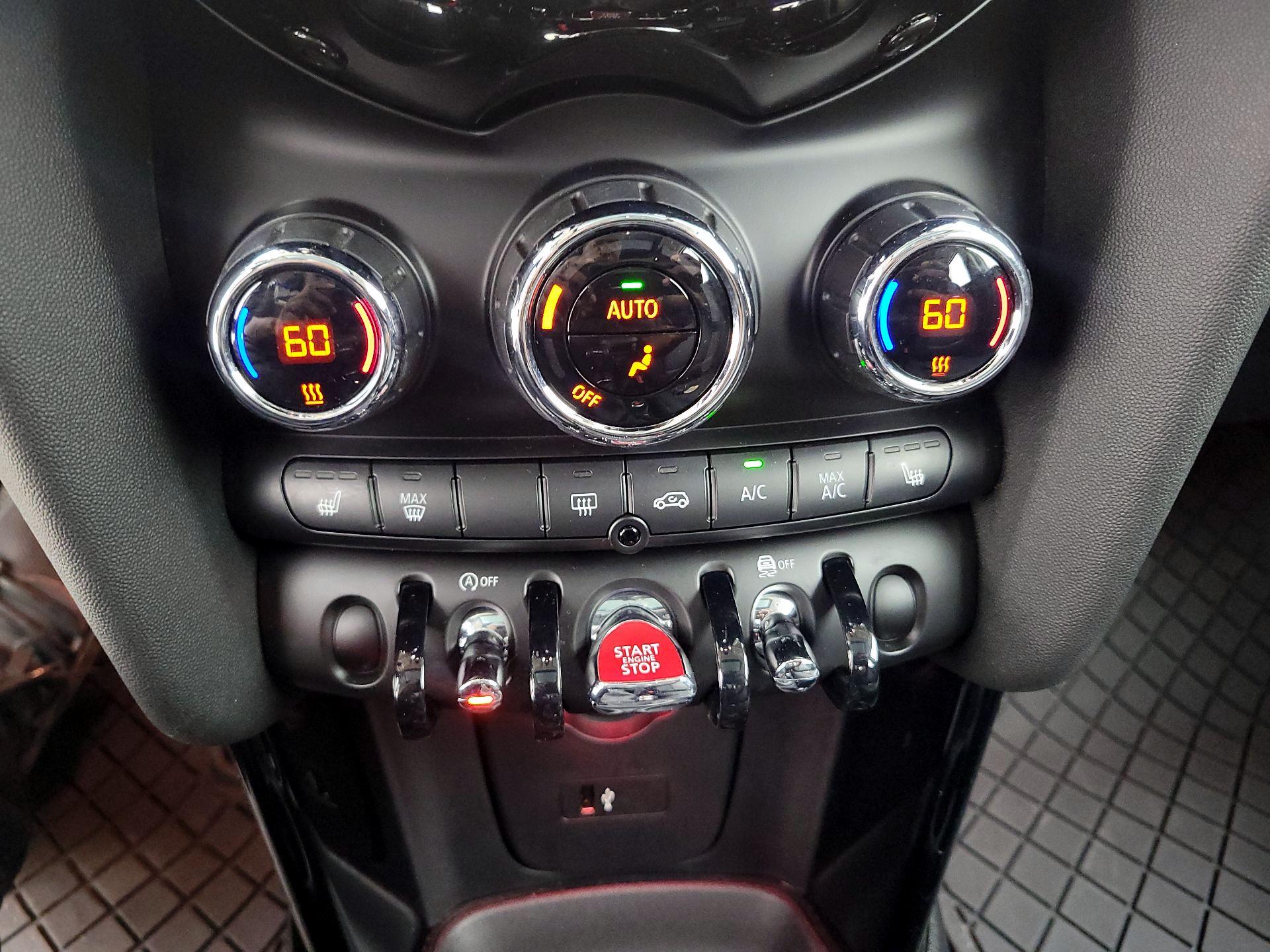 Thumbnail: 2019 MINI Cooper Hardtop - 16