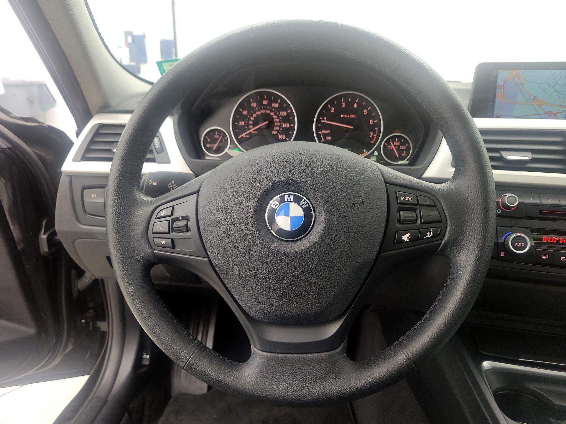Thumbnail: 2015 BMW 3 Series - 10