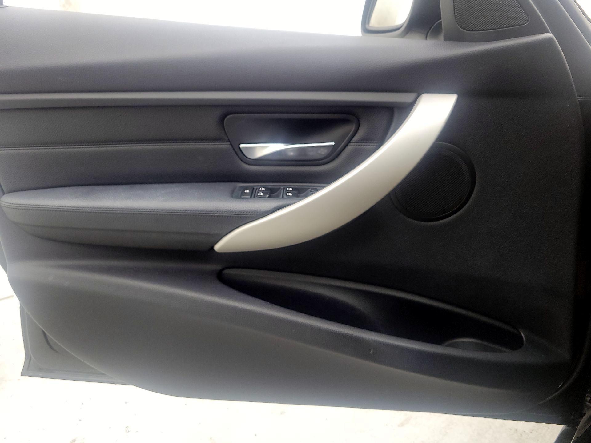 Thumbnail: 2015 BMW 3 Series - 12
