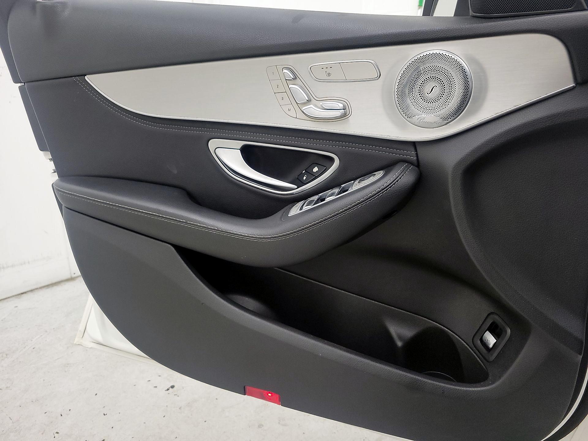 Thumbnail: 2016 Mercedes-Benz C-Class - 12