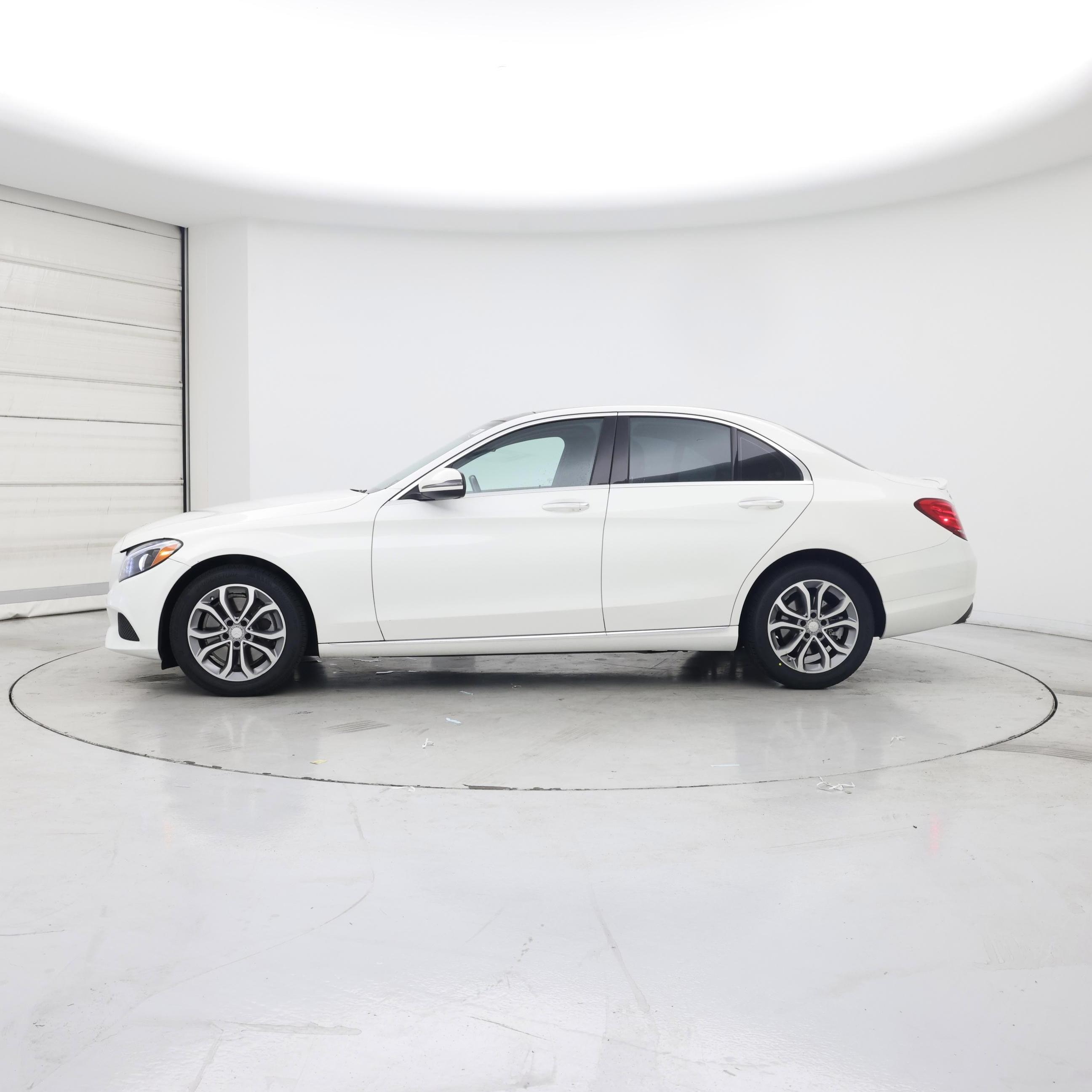 Thumbnail: 2016 Mercedes-Benz C-Class - 3