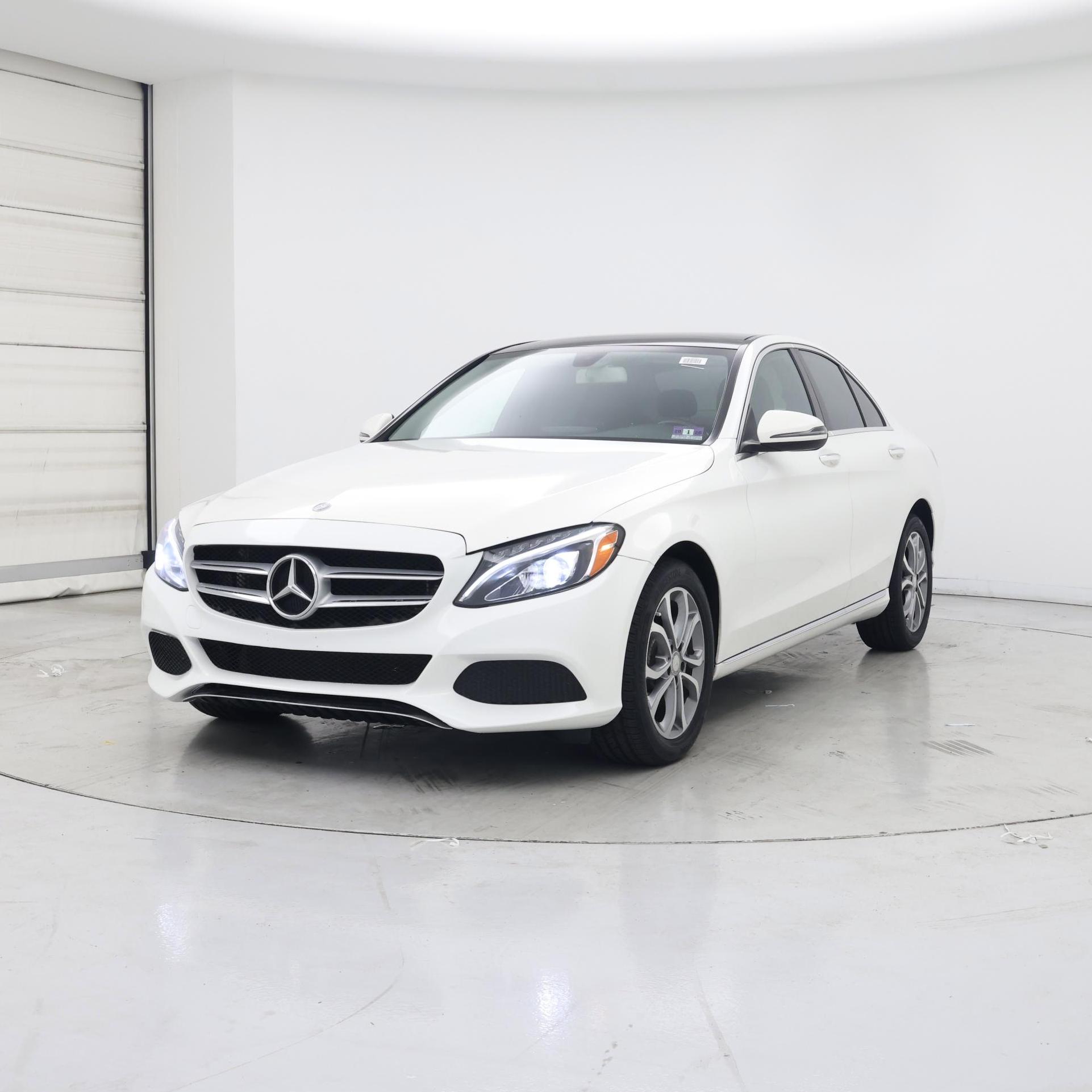 Thumbnail: 2016 Mercedes-Benz C-Class - 4