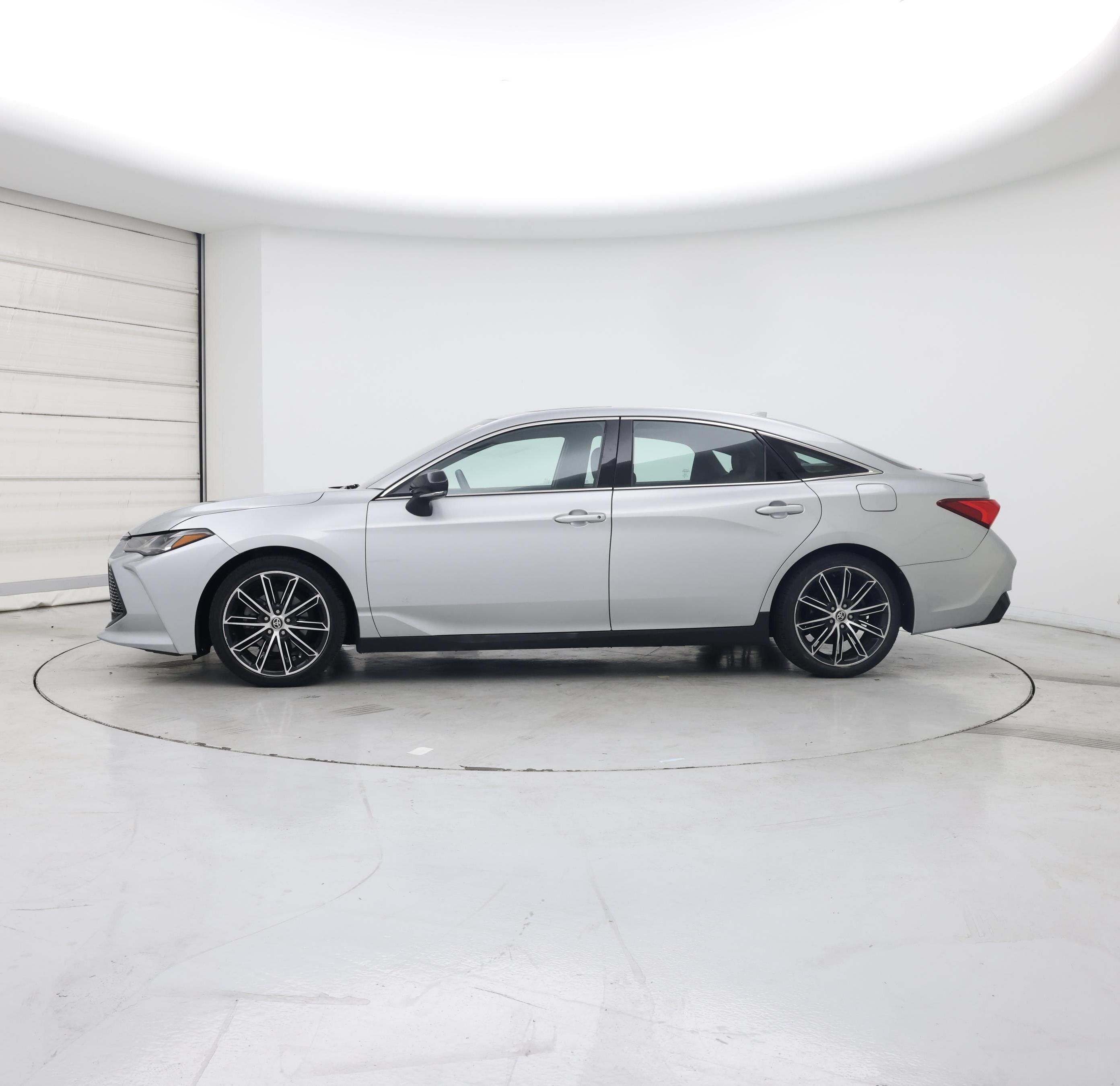 Thumbnail: 2020 Toyota Avalon - 3