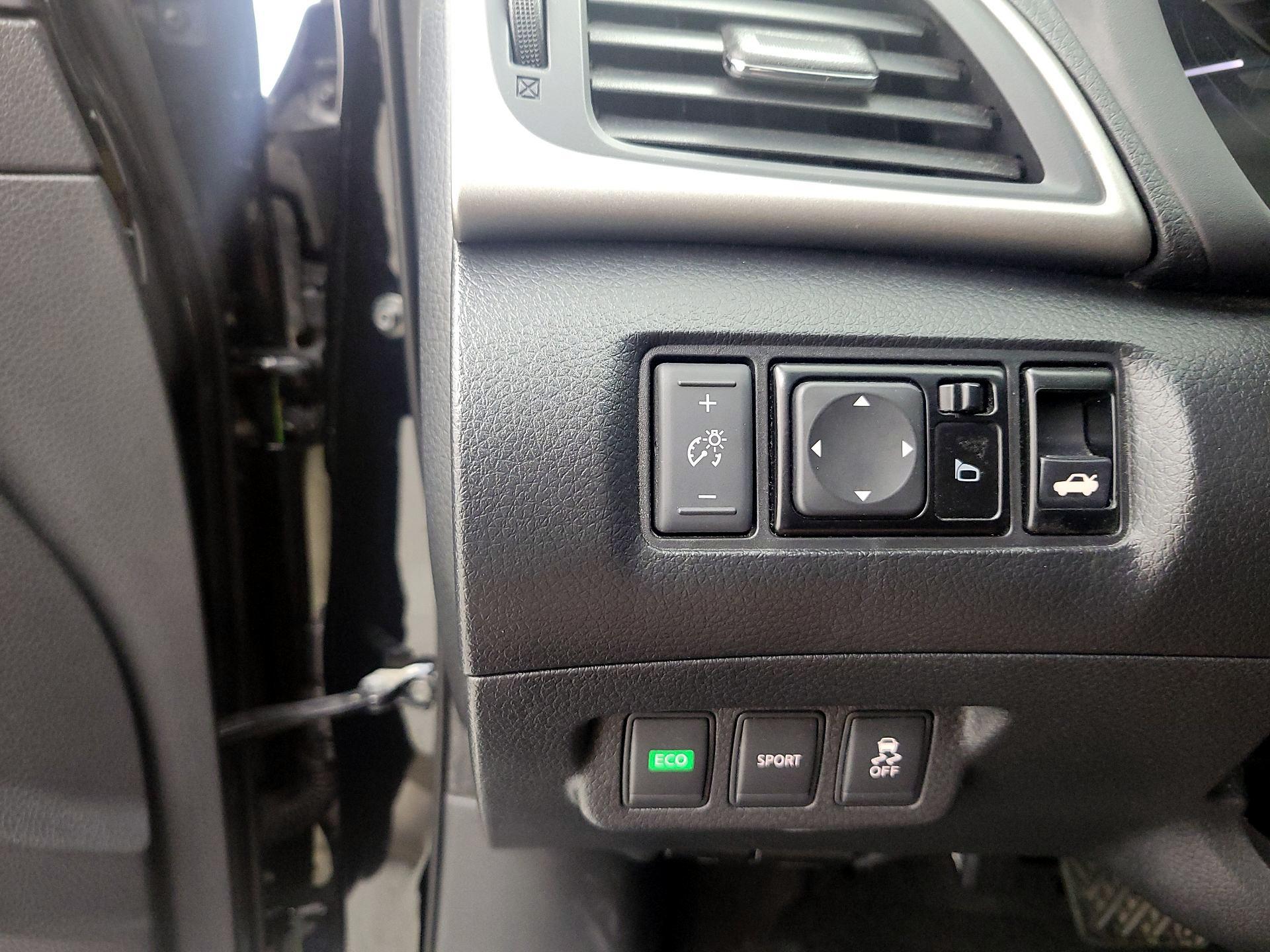 Thumbnail: 2015 Nissan Sentra - 13