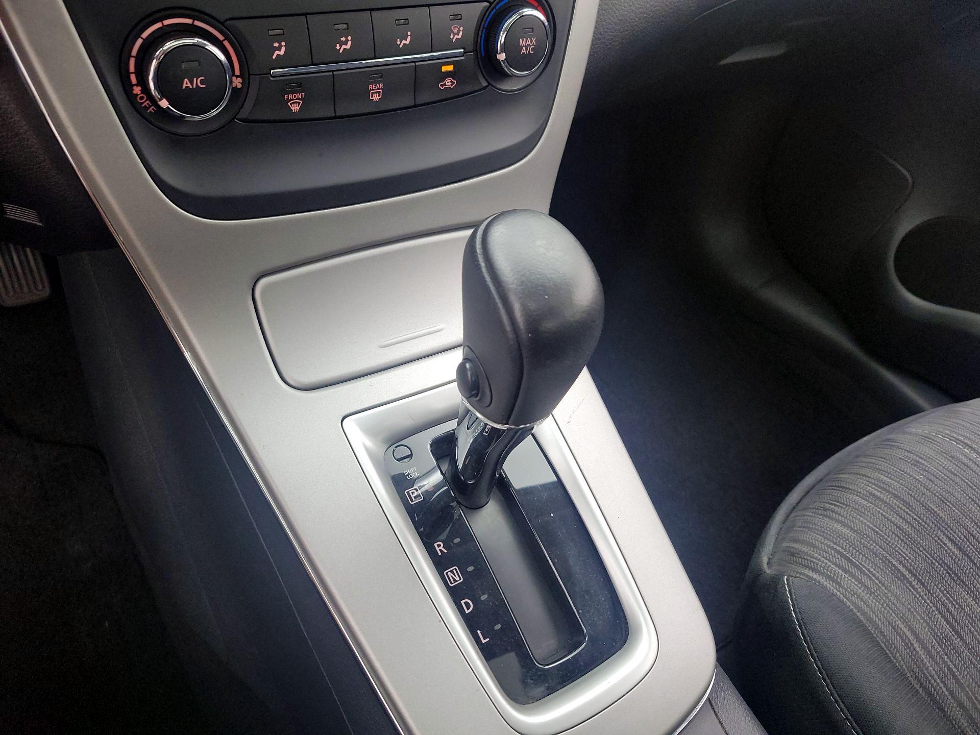 Thumbnail: 2015 Nissan Sentra - 17
