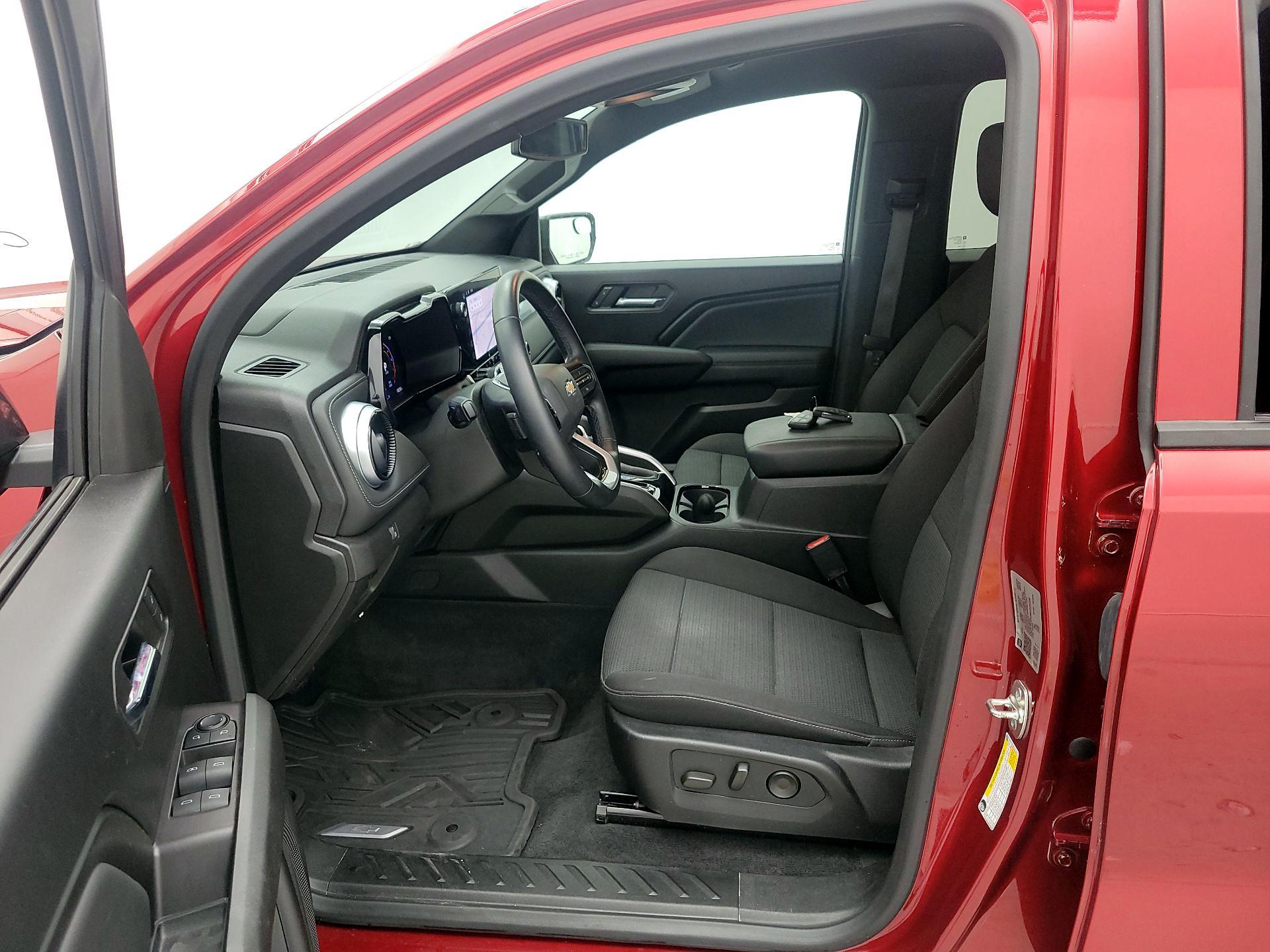 Thumbnail: 2024 Chevrolet Colorado - 11