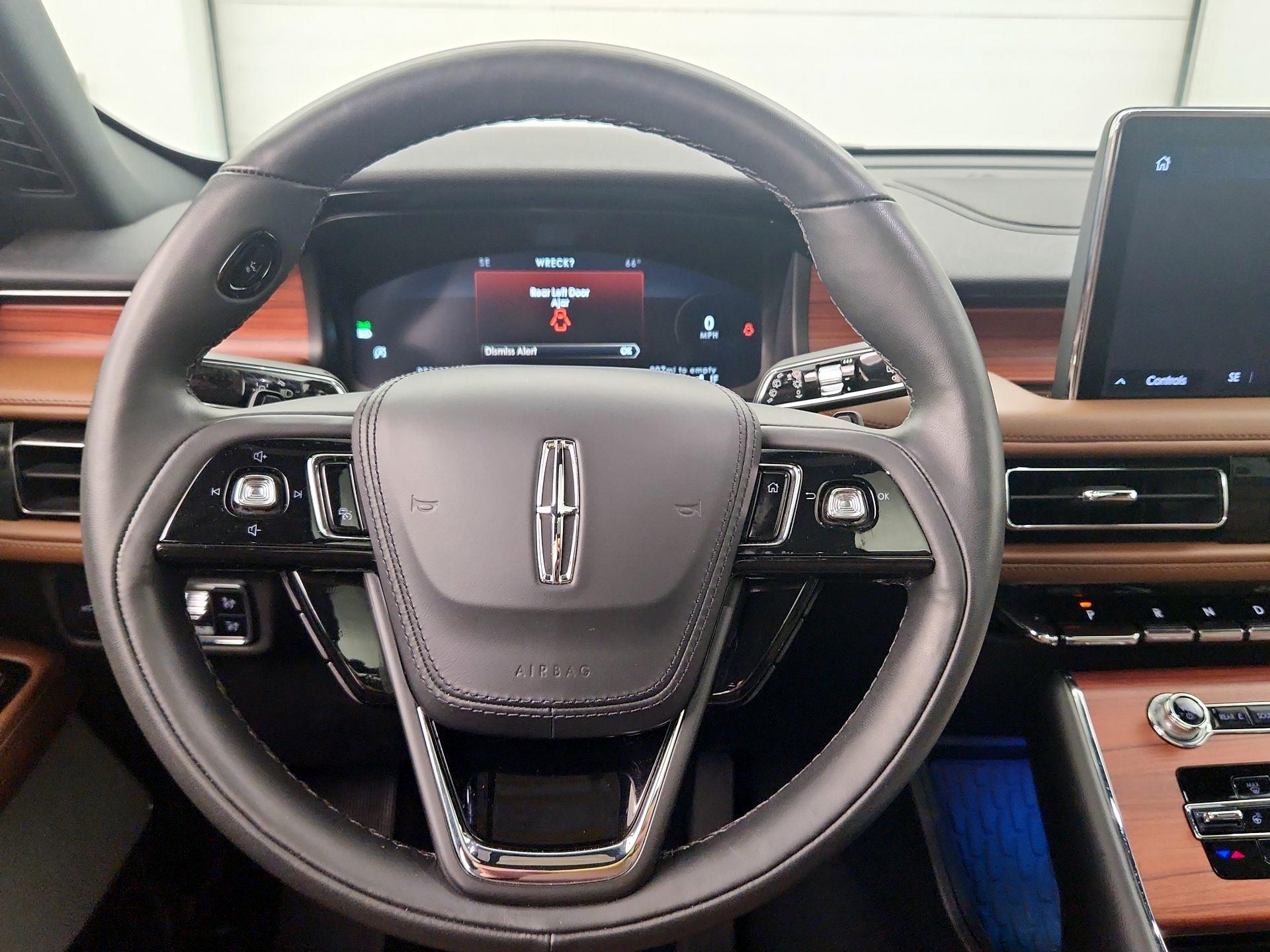 Thumbnail: 2024 Lincoln Aviator - 10