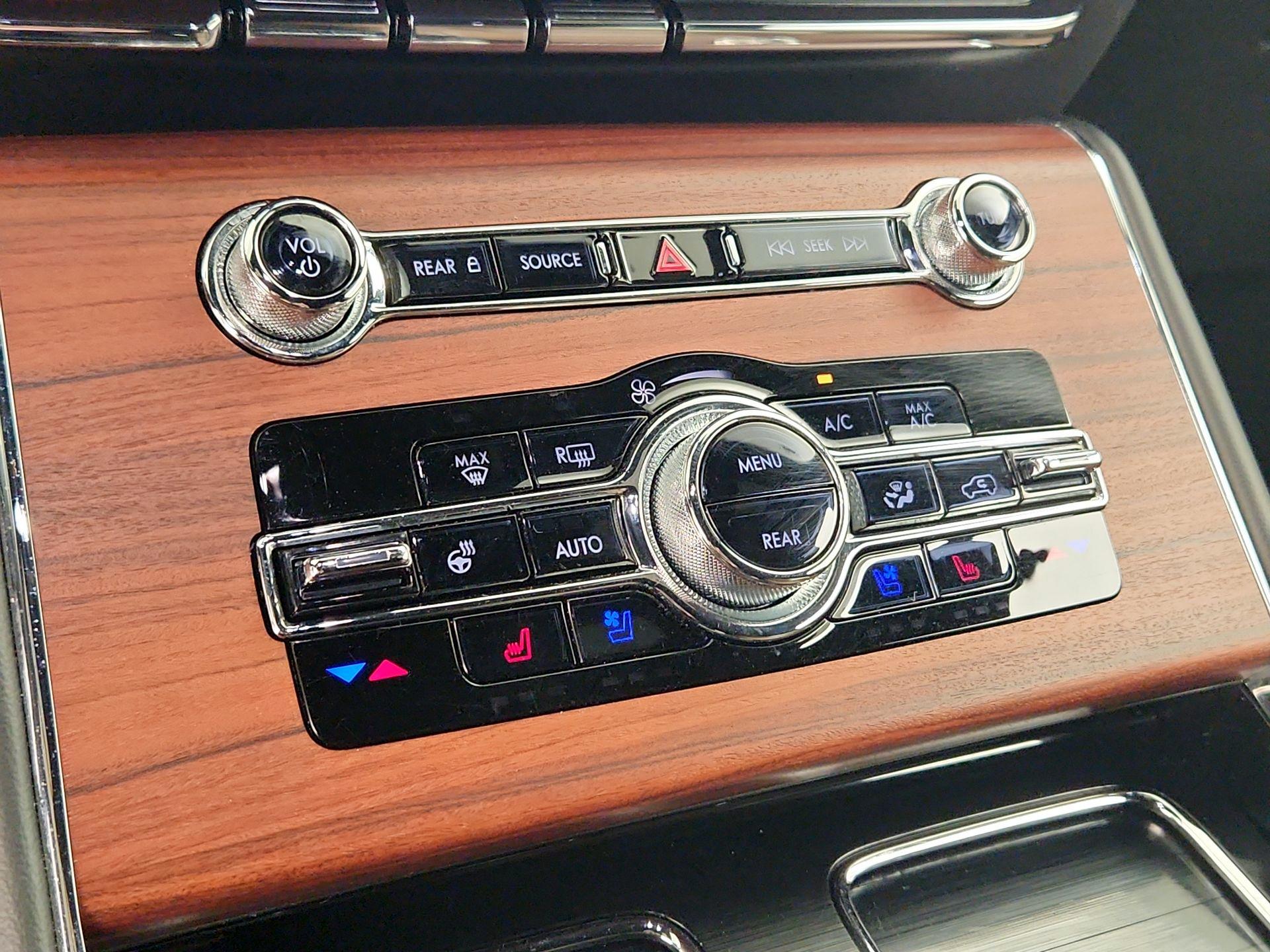 Thumbnail: 2024 Lincoln Aviator - 17