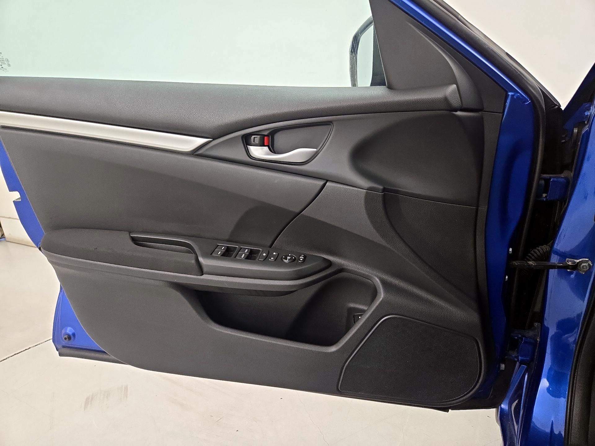 Thumbnail: 2016 Honda Civic - 12