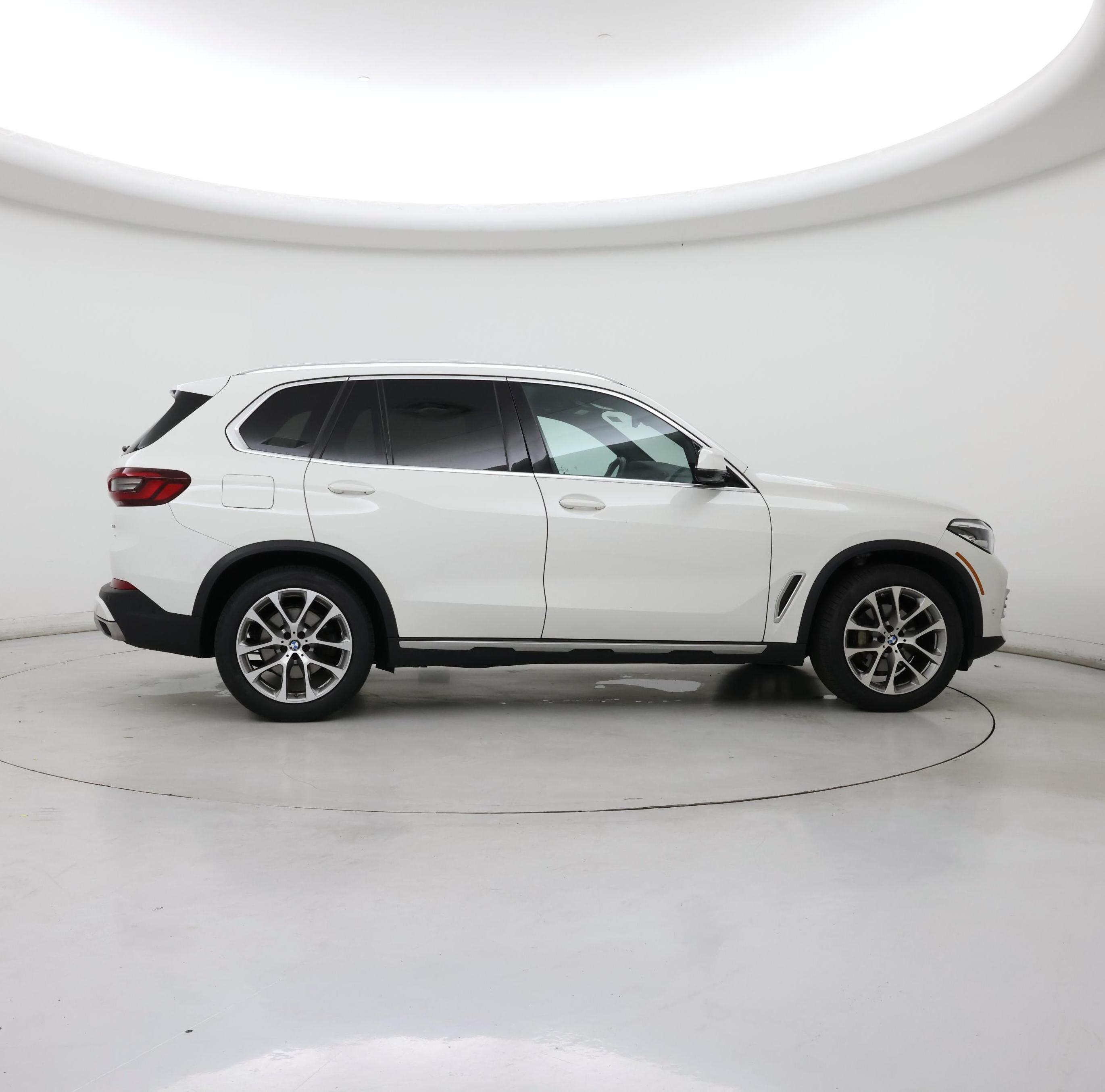 Thumbnail: 2021 BMW X5 - 7