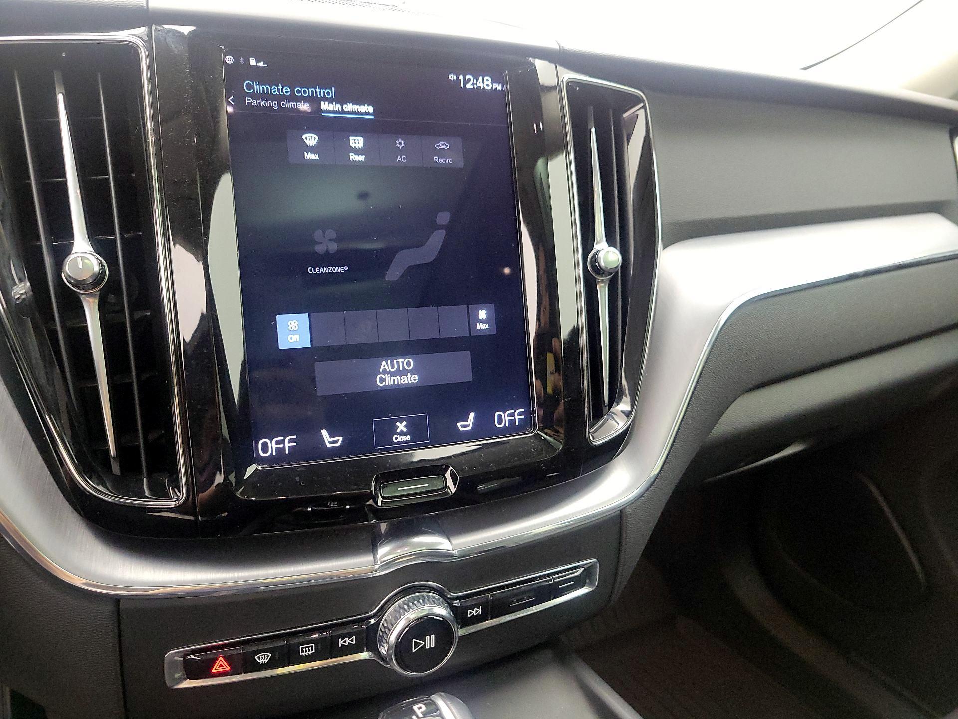Thumbnail: 2019 Volvo XC60 - 16