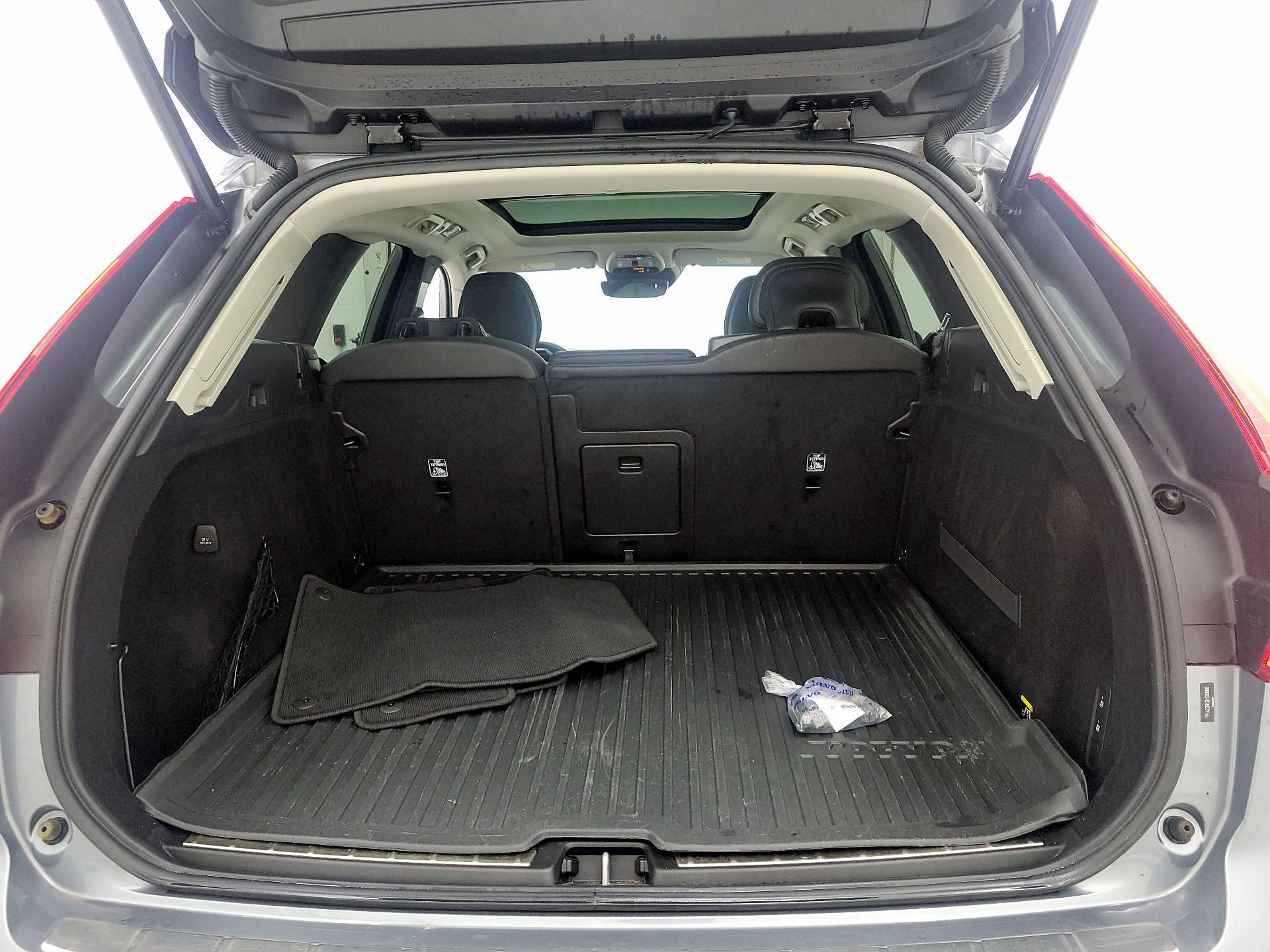 Thumbnail: 2019 Volvo XC60 - 20