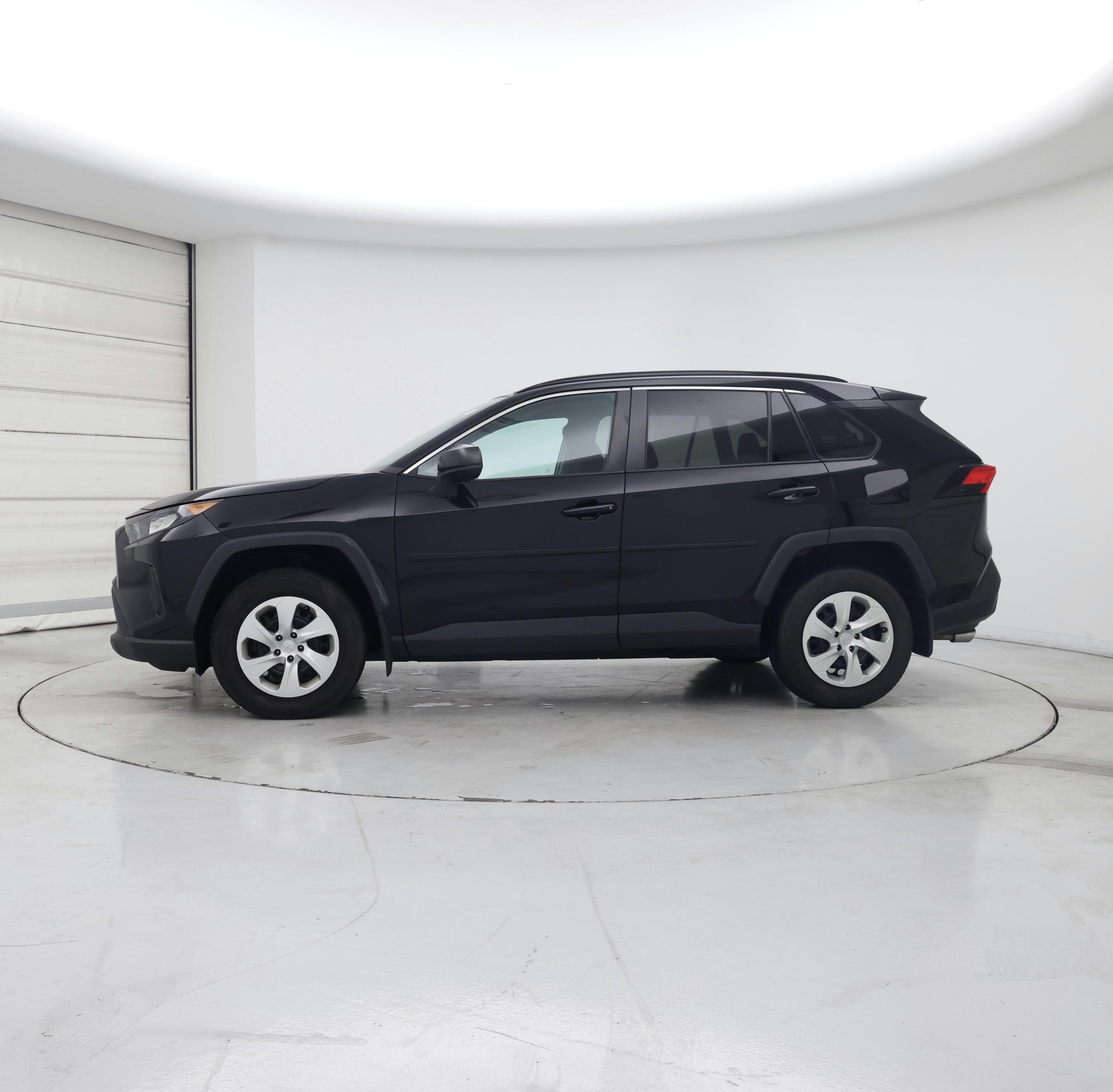 Thumbnail: 2021 Toyota RAV4 - 3