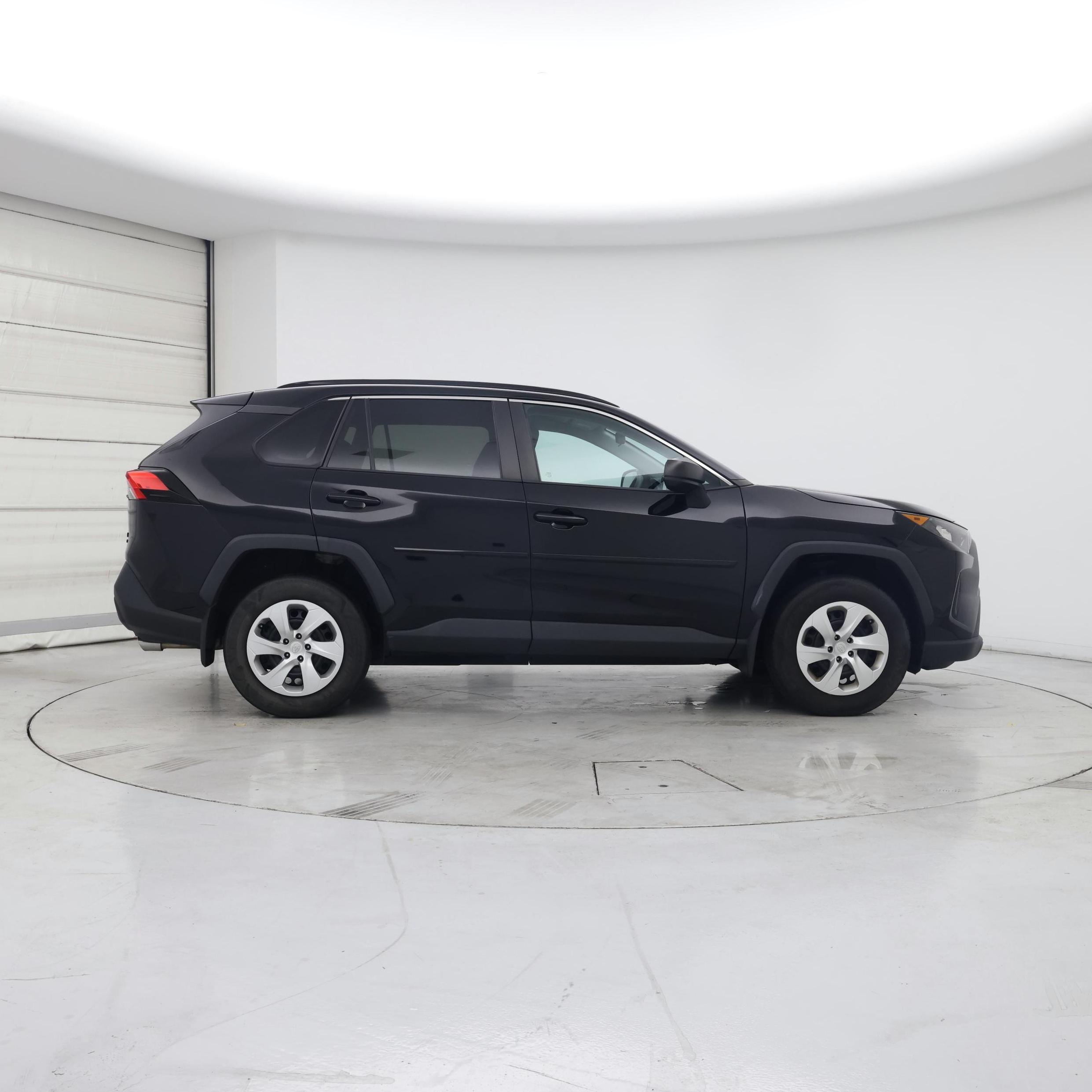 Thumbnail: 2021 Toyota RAV4 - 7