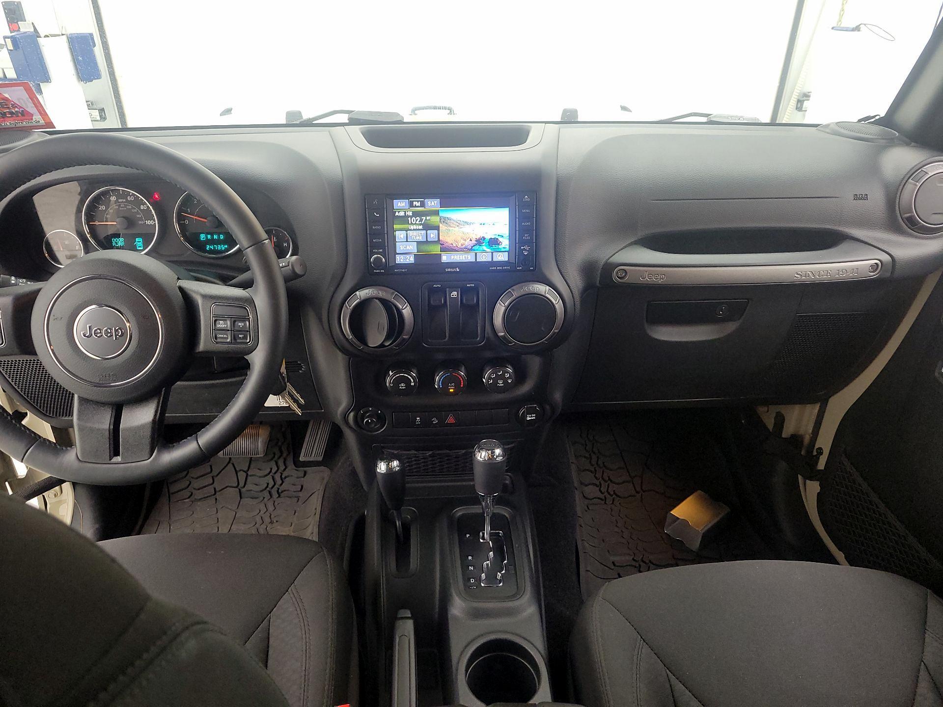 Thumbnail: 2017 Jeep Wrangler - 9