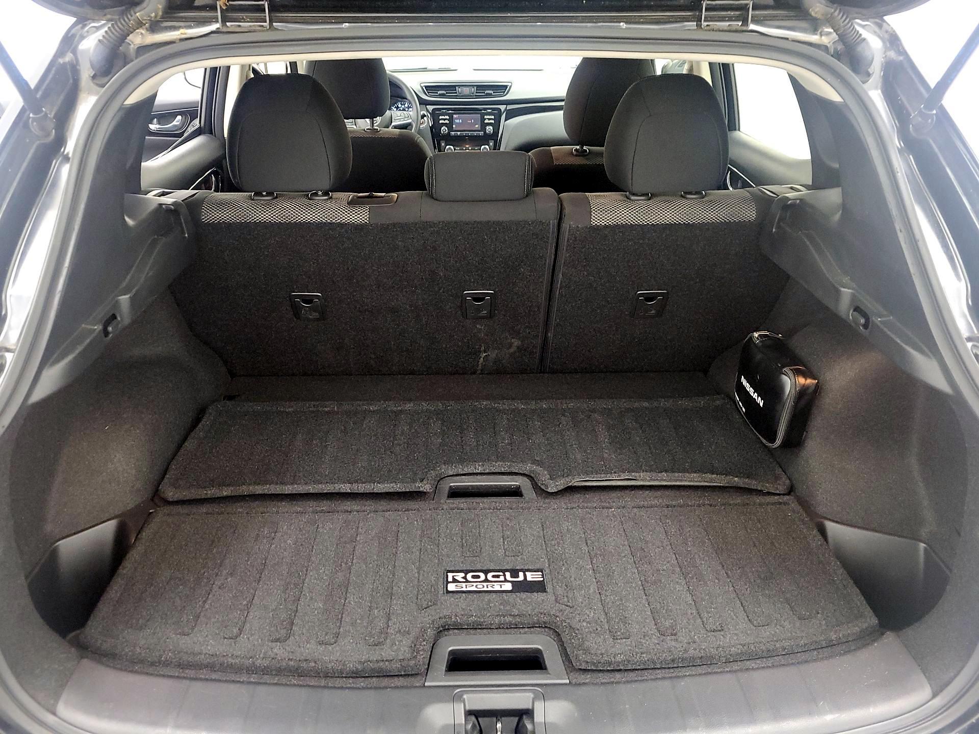 Thumbnail: 2018 Nissan Rogue Sport - 20