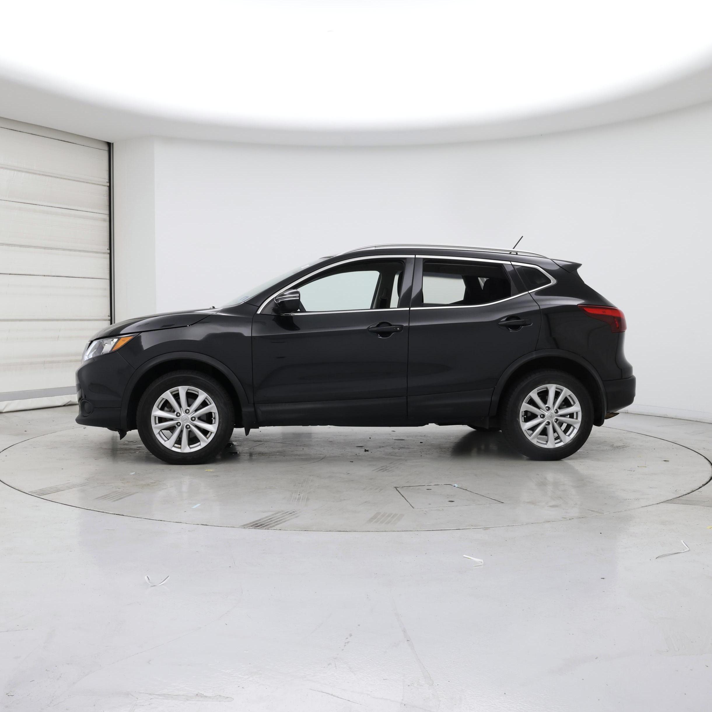 Thumbnail: 2018 Nissan Rogue Sport - 3
