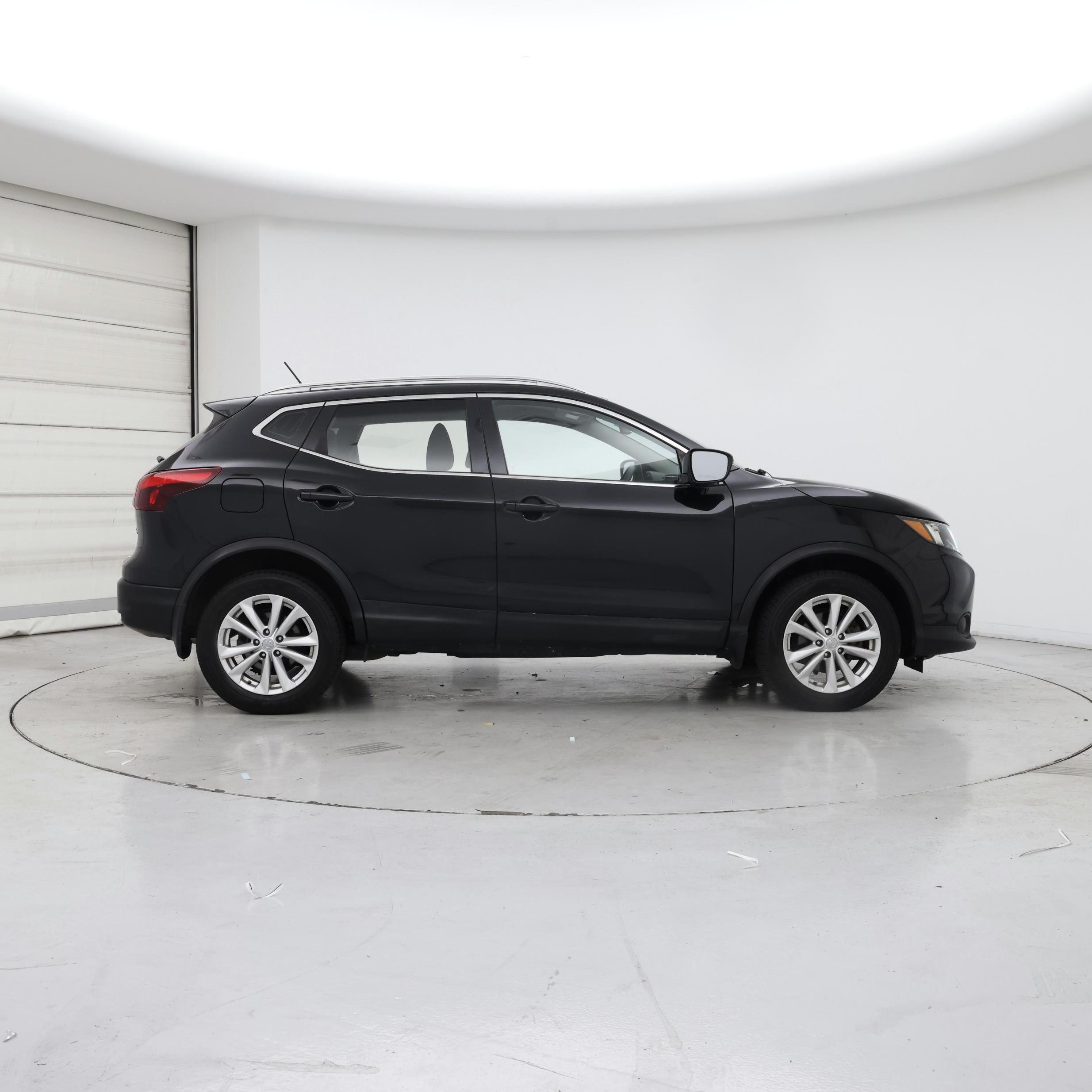 Thumbnail: 2018 Nissan Rogue Sport - 7