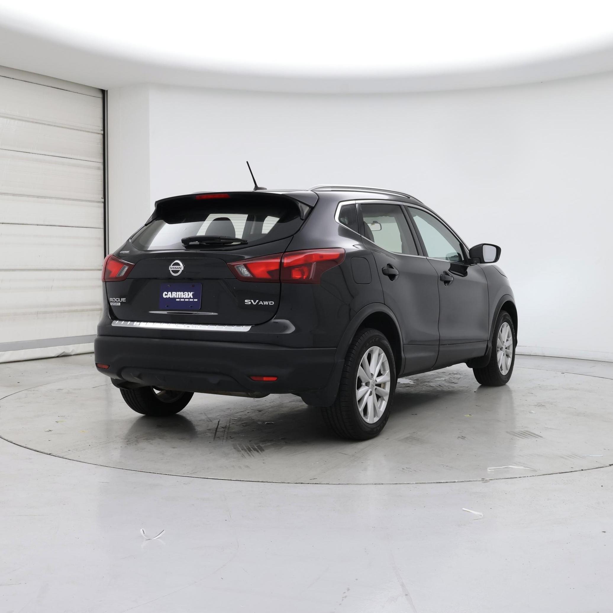 Thumbnail: 2018 Nissan Rogue Sport - 8
