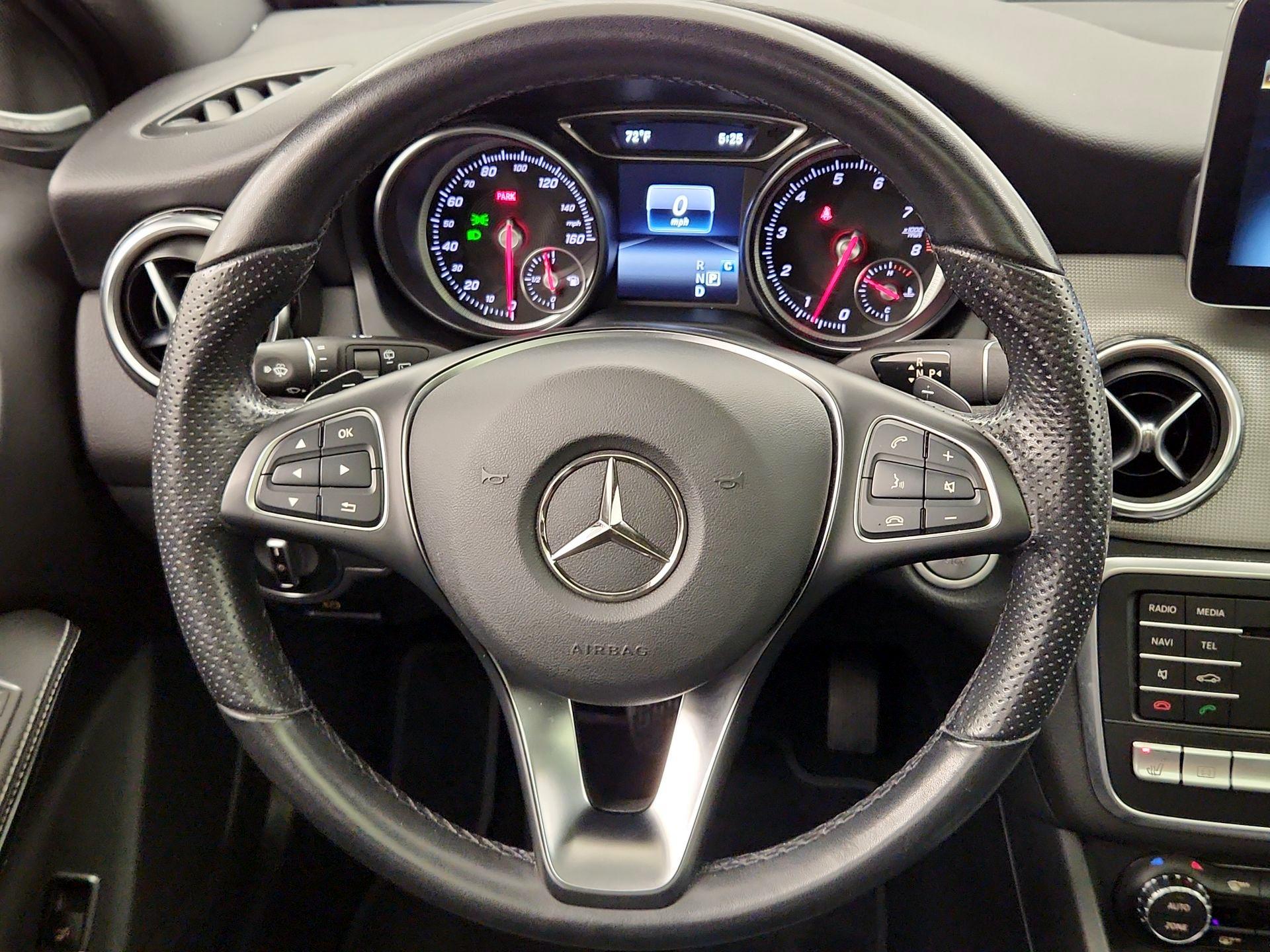 Thumbnail: 2020 Mercedes-Benz GLA - 10