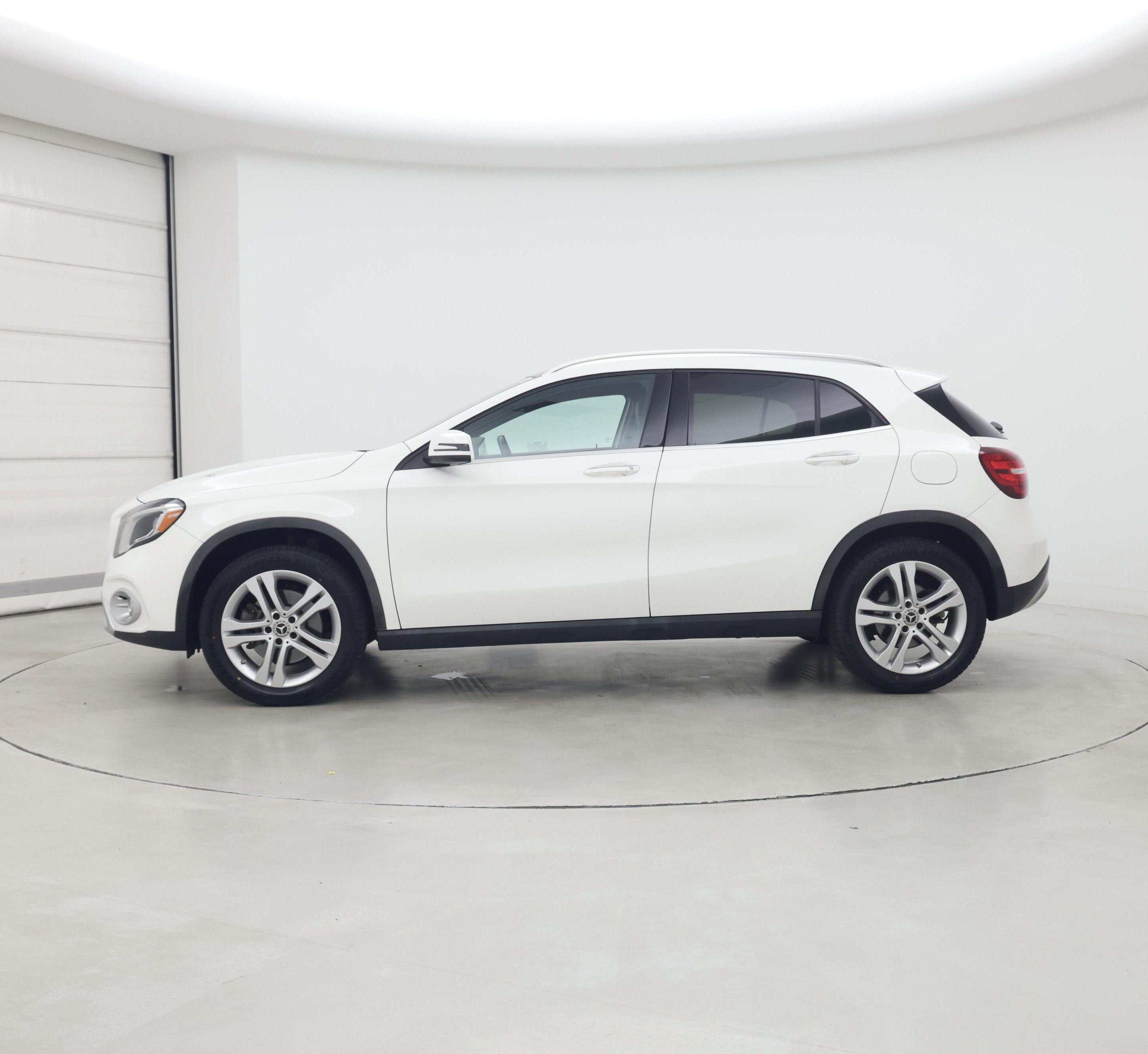 Thumbnail: 2020 Mercedes-Benz GLA - 3