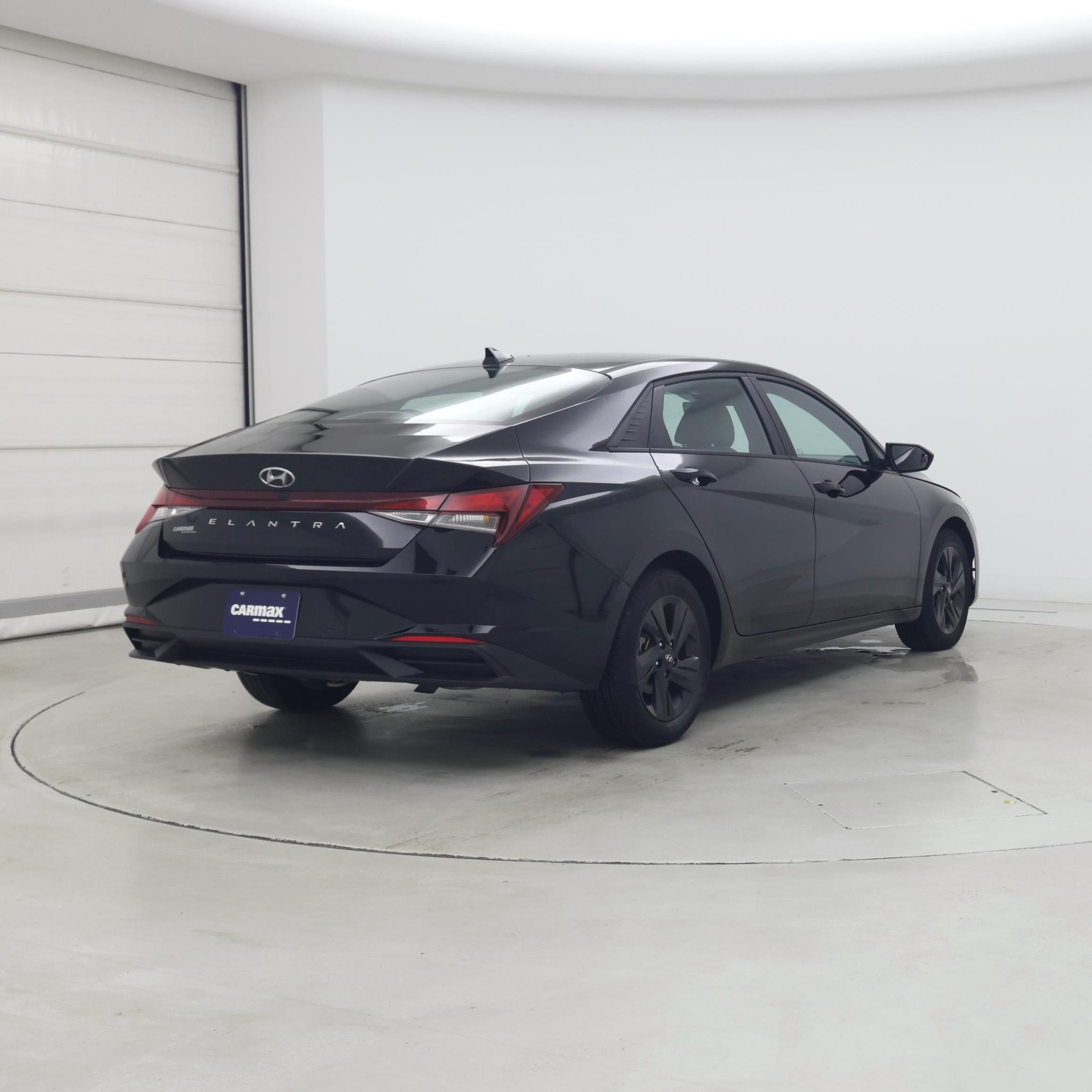 Thumbnail: 2023 Hyundai Elantra - 8
