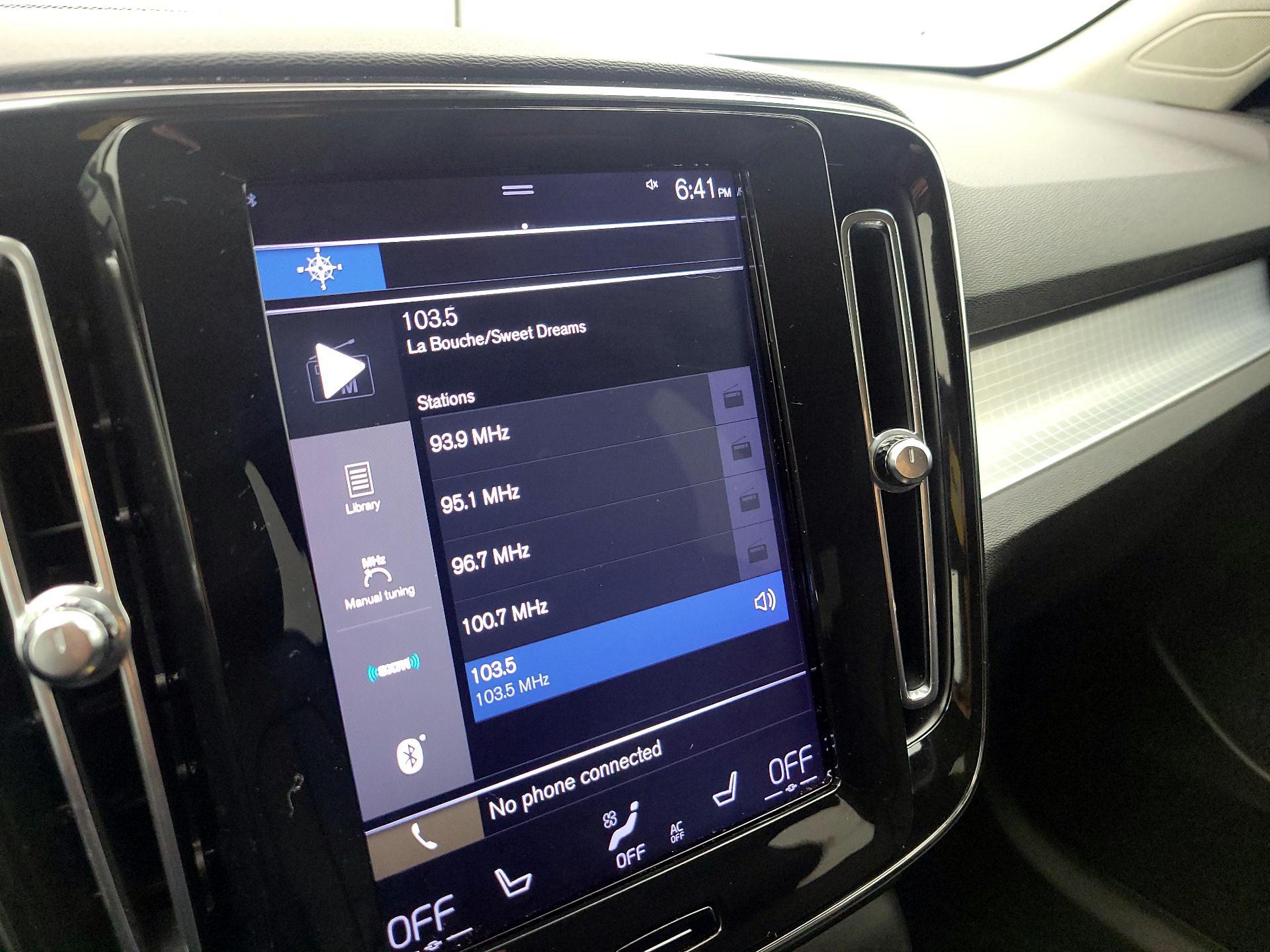 Thumbnail: 2019 Volvo XC40 - 15