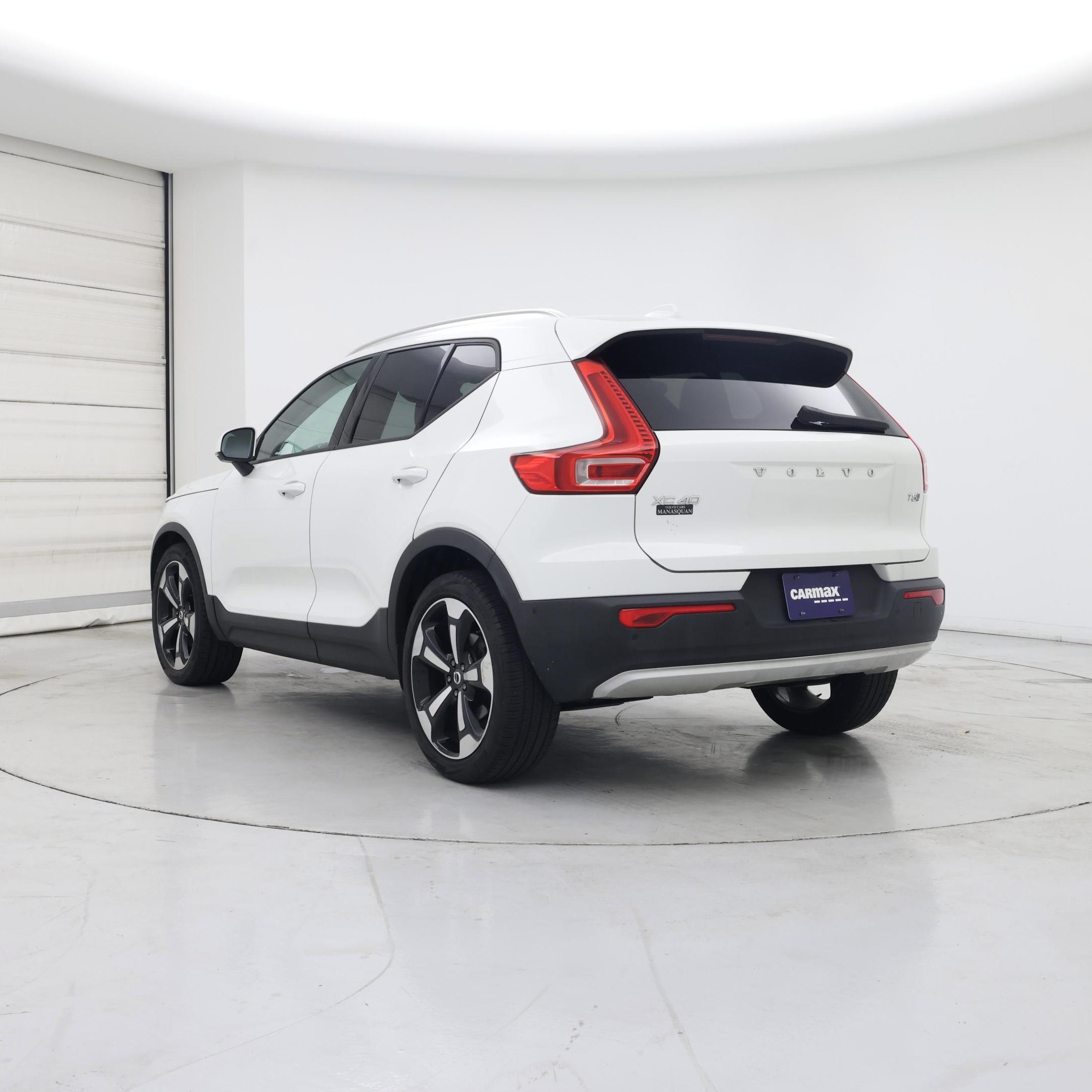 Thumbnail: 2019 Volvo XC40 - 2