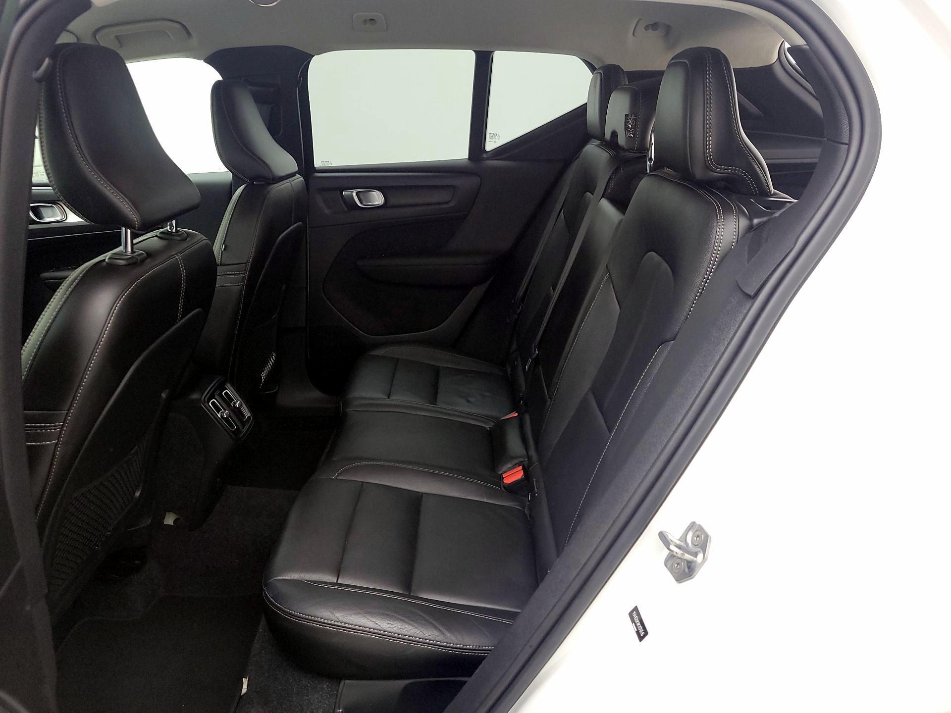 Thumbnail: 2019 Volvo XC40 - 19