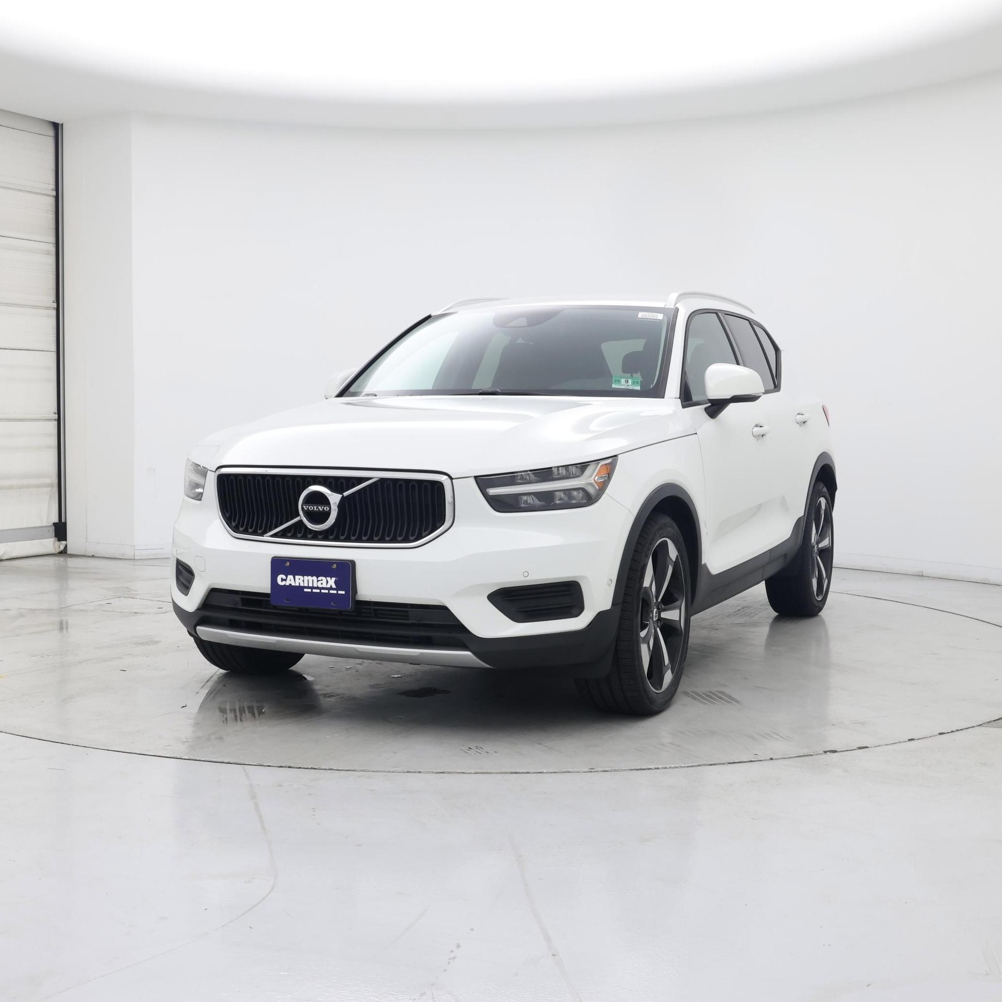 Thumbnail: 2019 Volvo XC40 - 4