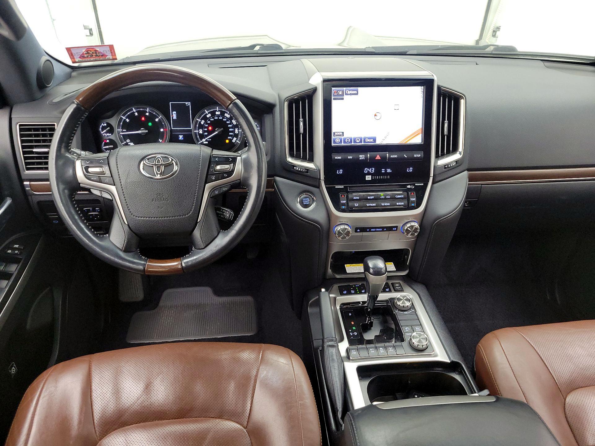 Thumbnail: 2016 Toyota Land Cruiser - 9