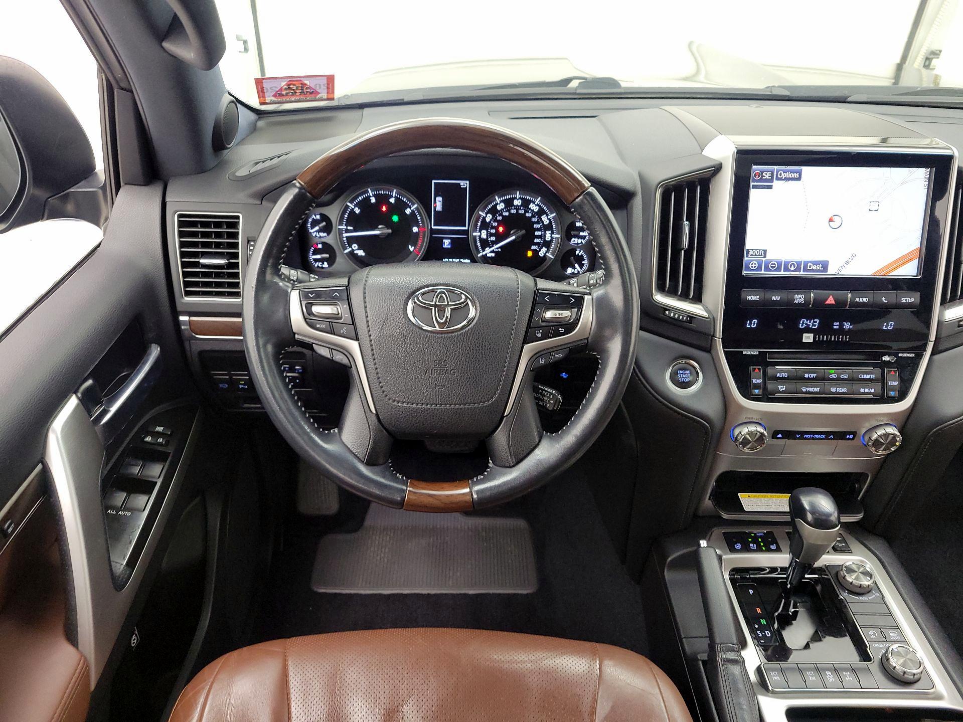 Thumbnail: 2016 Toyota Land Cruiser - 10