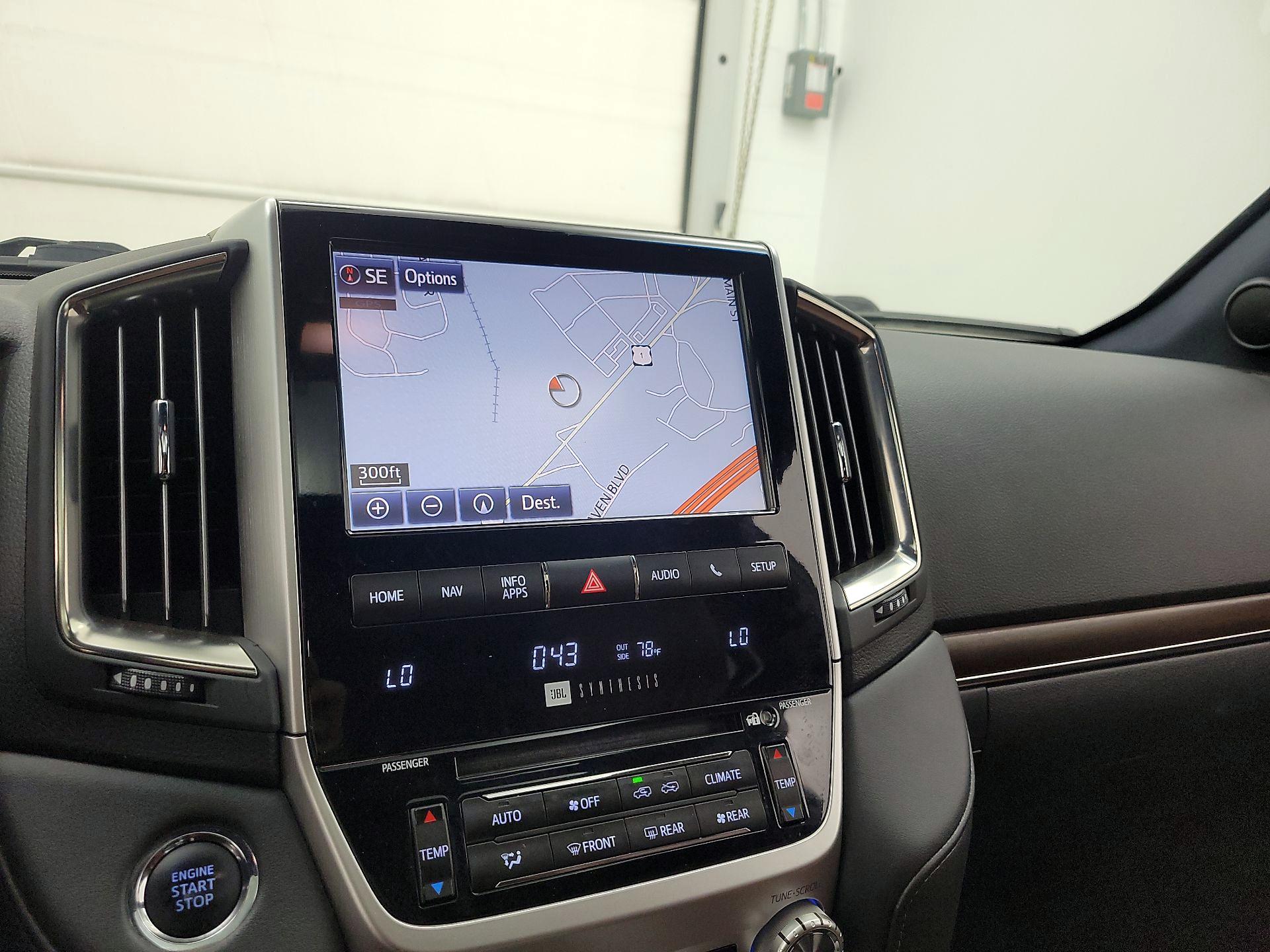Thumbnail: 2016 Toyota Land Cruiser - 15