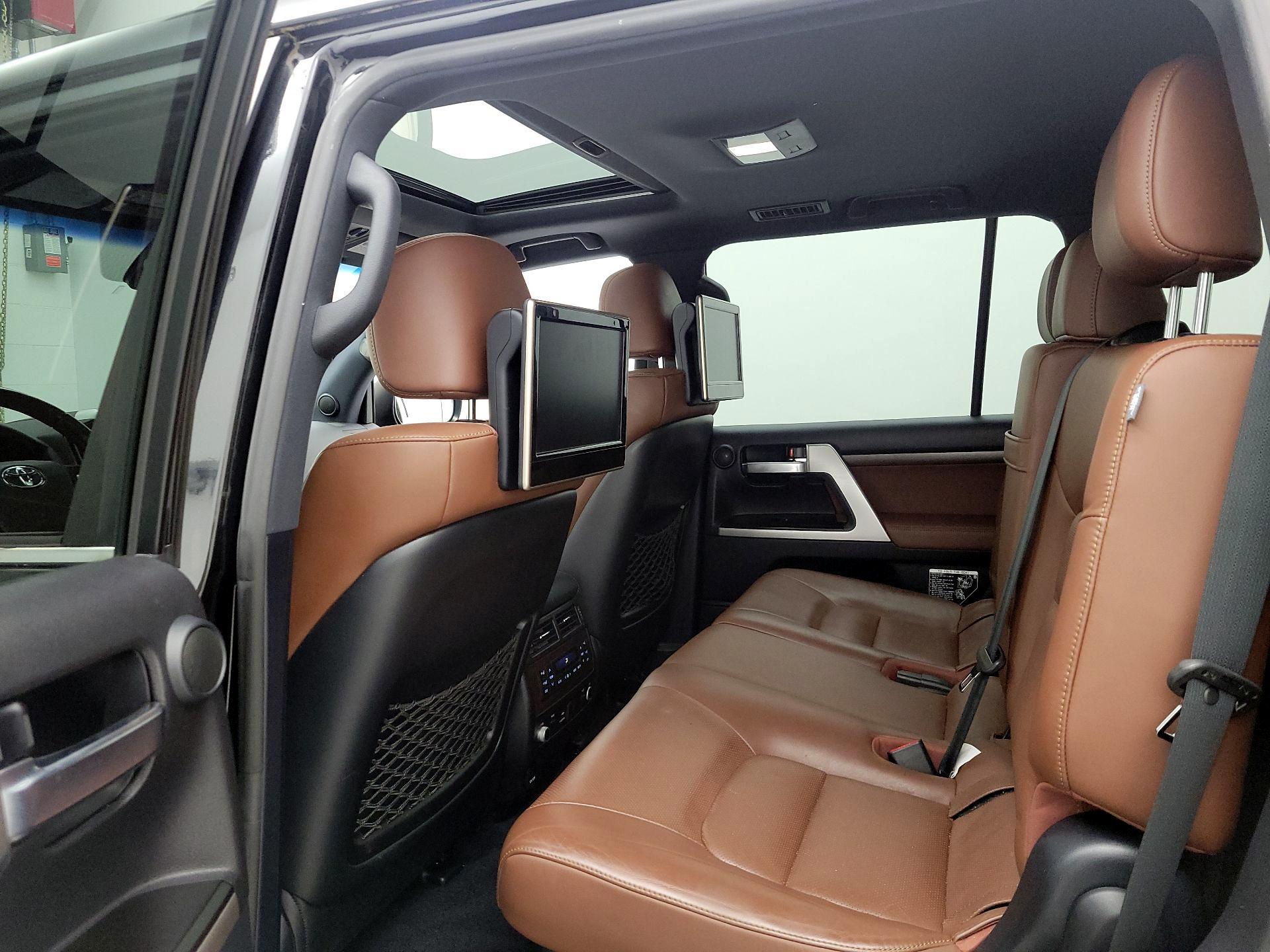 Thumbnail: 2016 Toyota Land Cruiser - 20