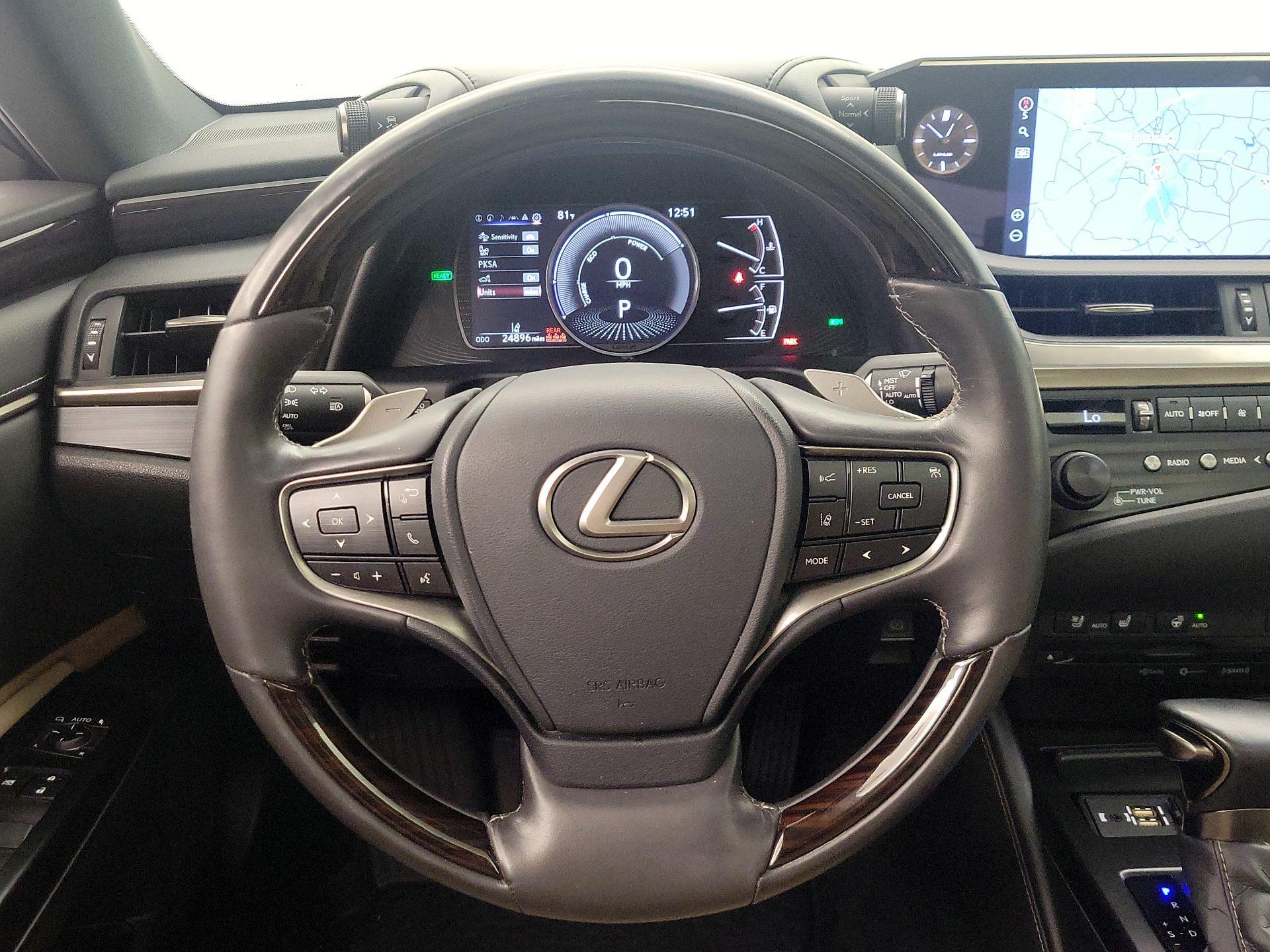 Thumbnail: 2020 Lexus ES - 10