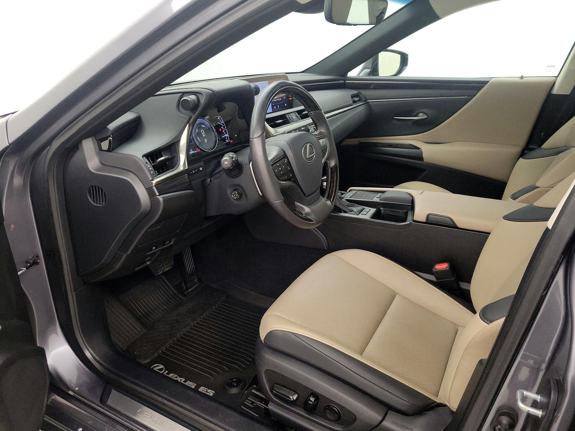 Thumbnail: 2020 Lexus ES - 11