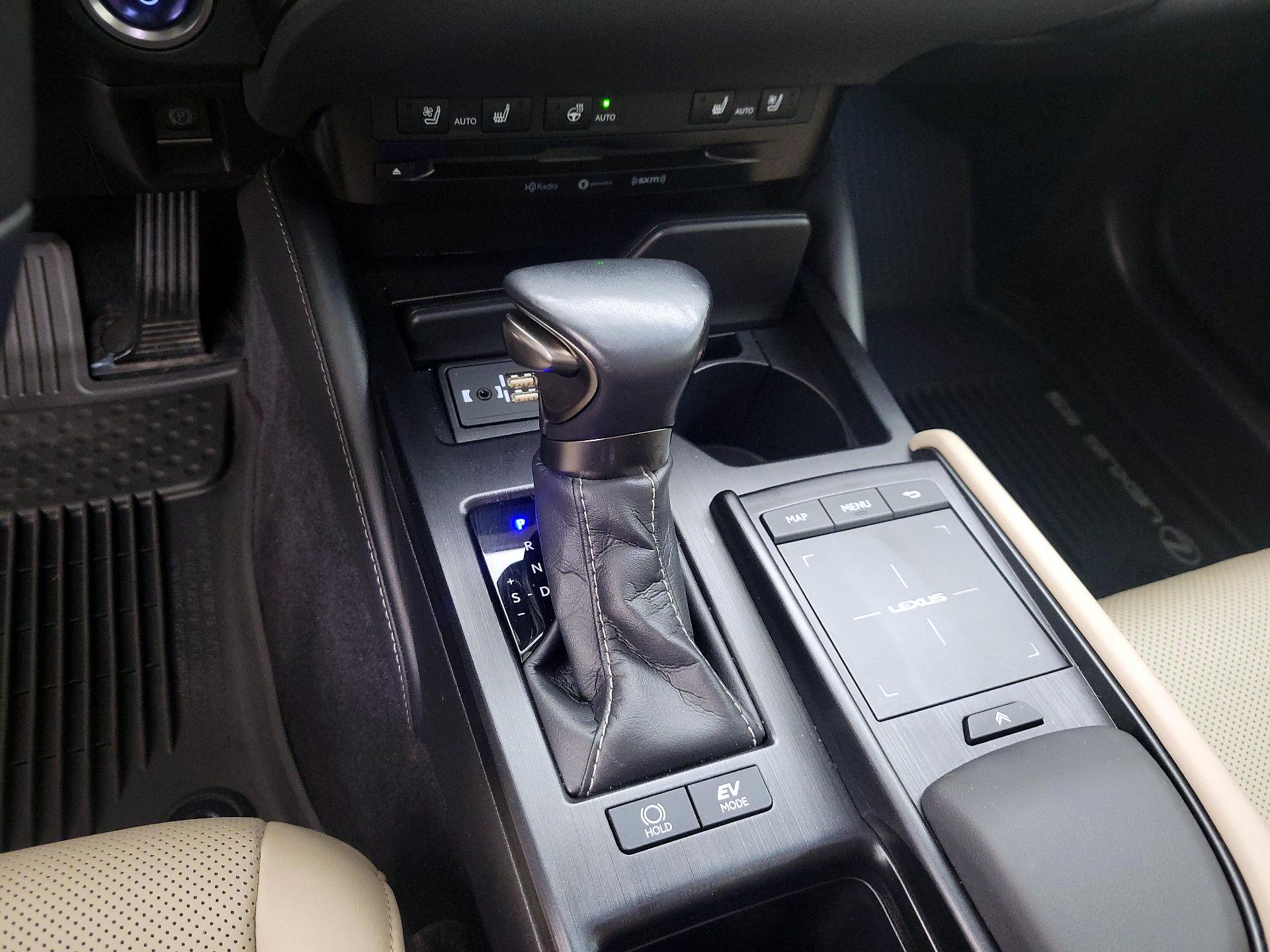 Thumbnail: 2020 Lexus ES - 18