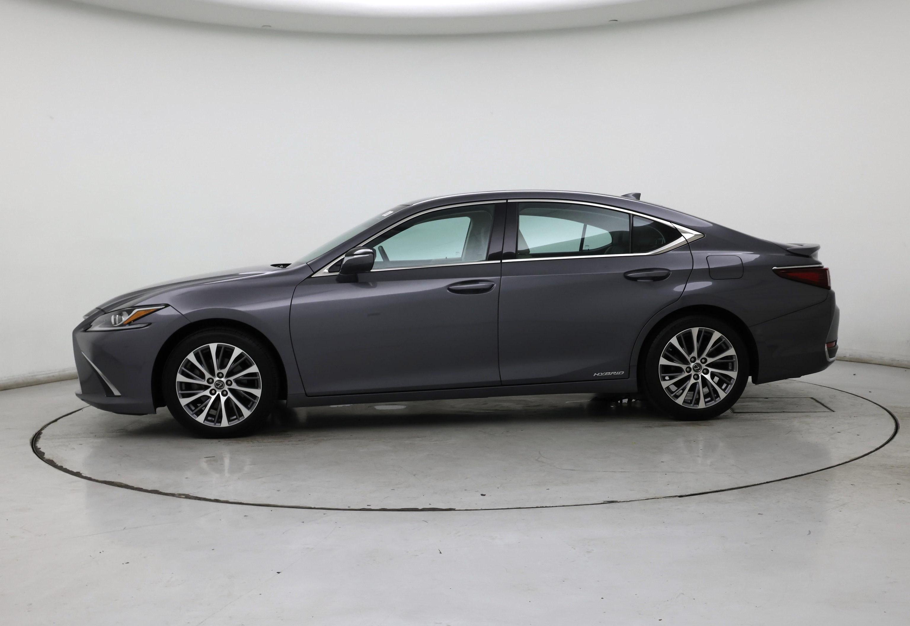 Thumbnail: 2020 Lexus ES - 3