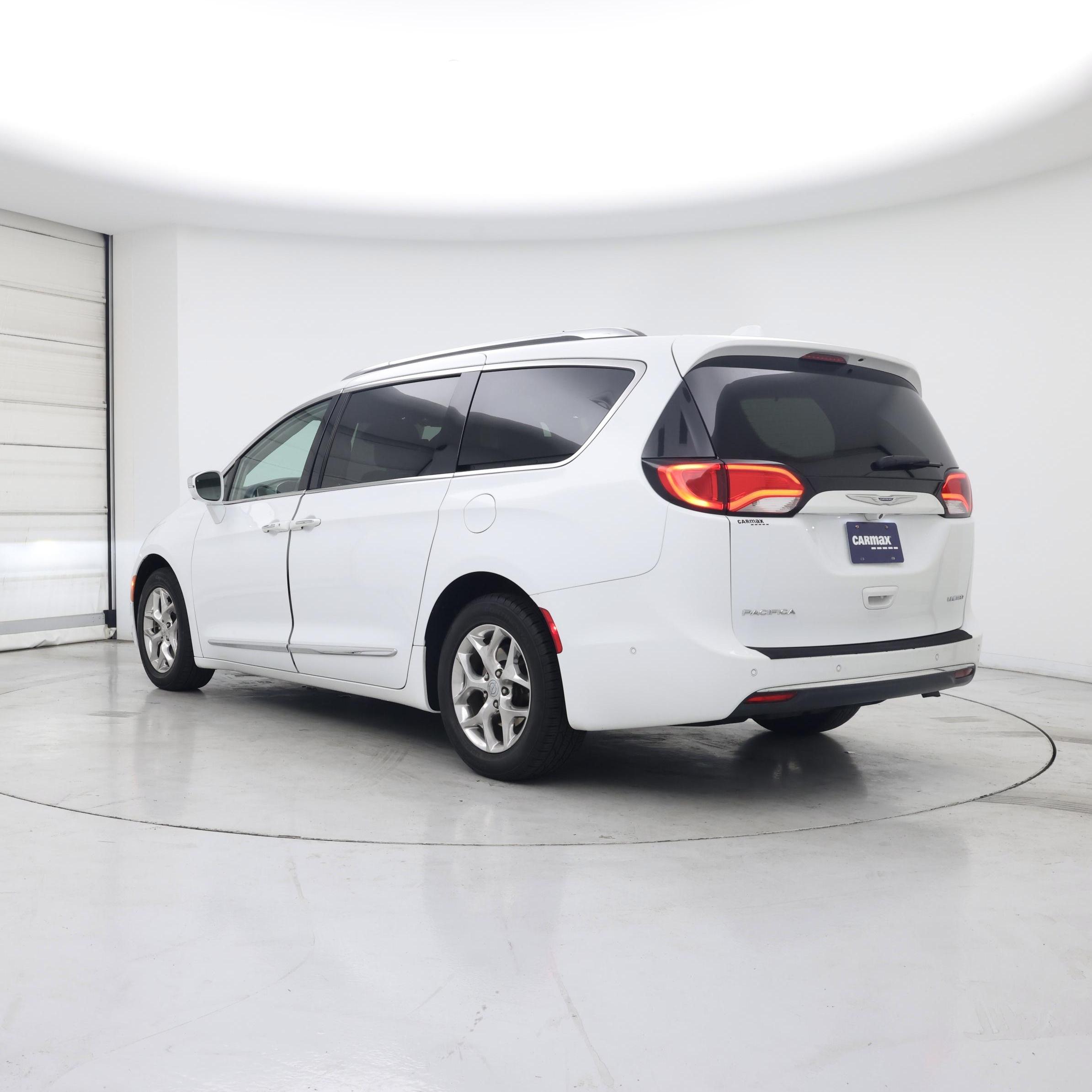 Thumbnail: 2018 Chrysler Pacifica - 2
